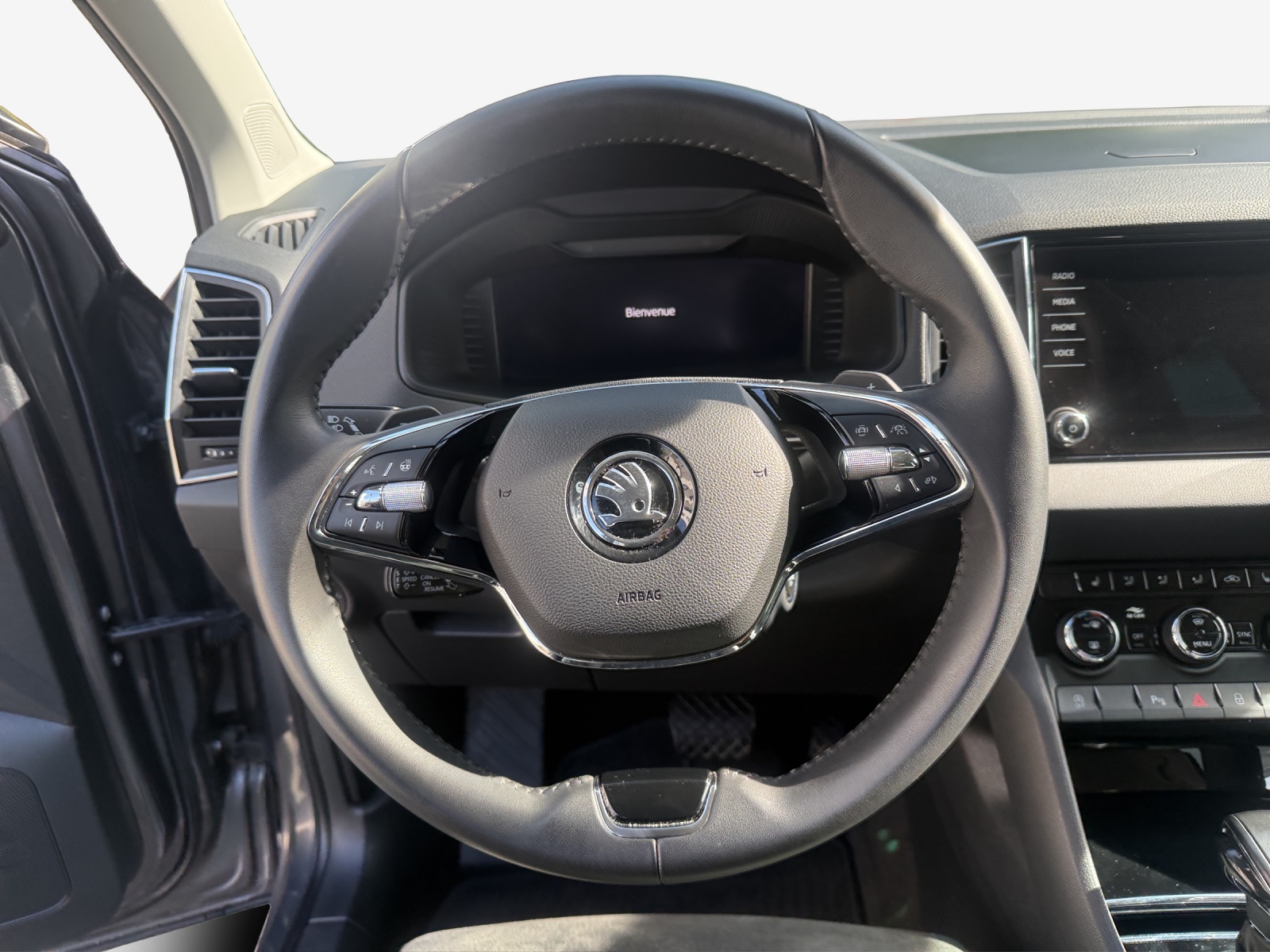 SKODA Karoq 1.5 TSI Style DSG-image-9