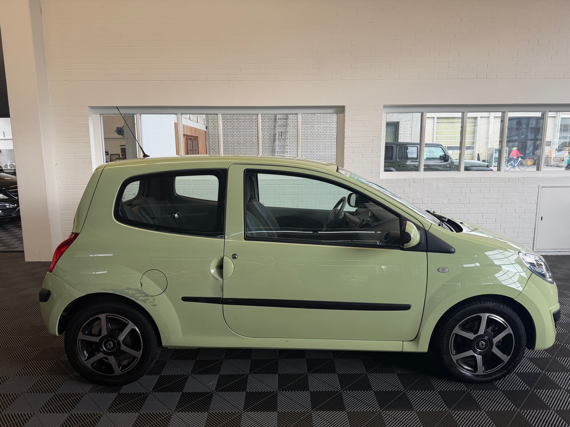 RENAULT Twingo 1.2 Expression-image-1