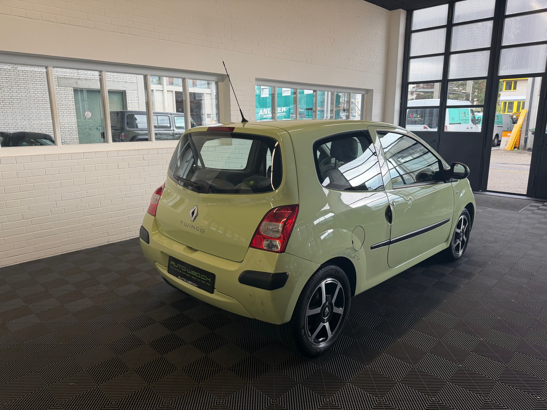 RENAULT Twingo 1.2 Expression-image-2