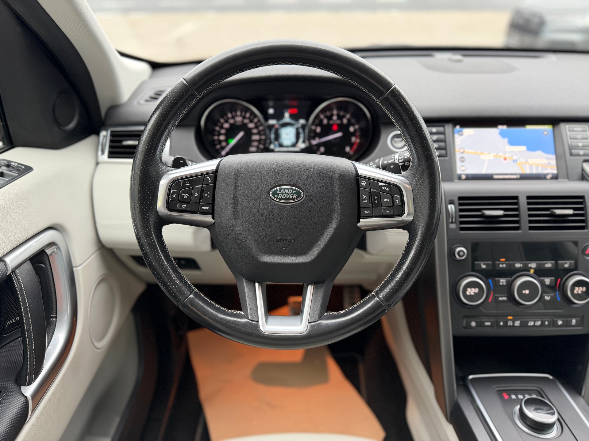 LAND ROVER Discovery Sport 2.0 Si4 HSE AT9-image-15