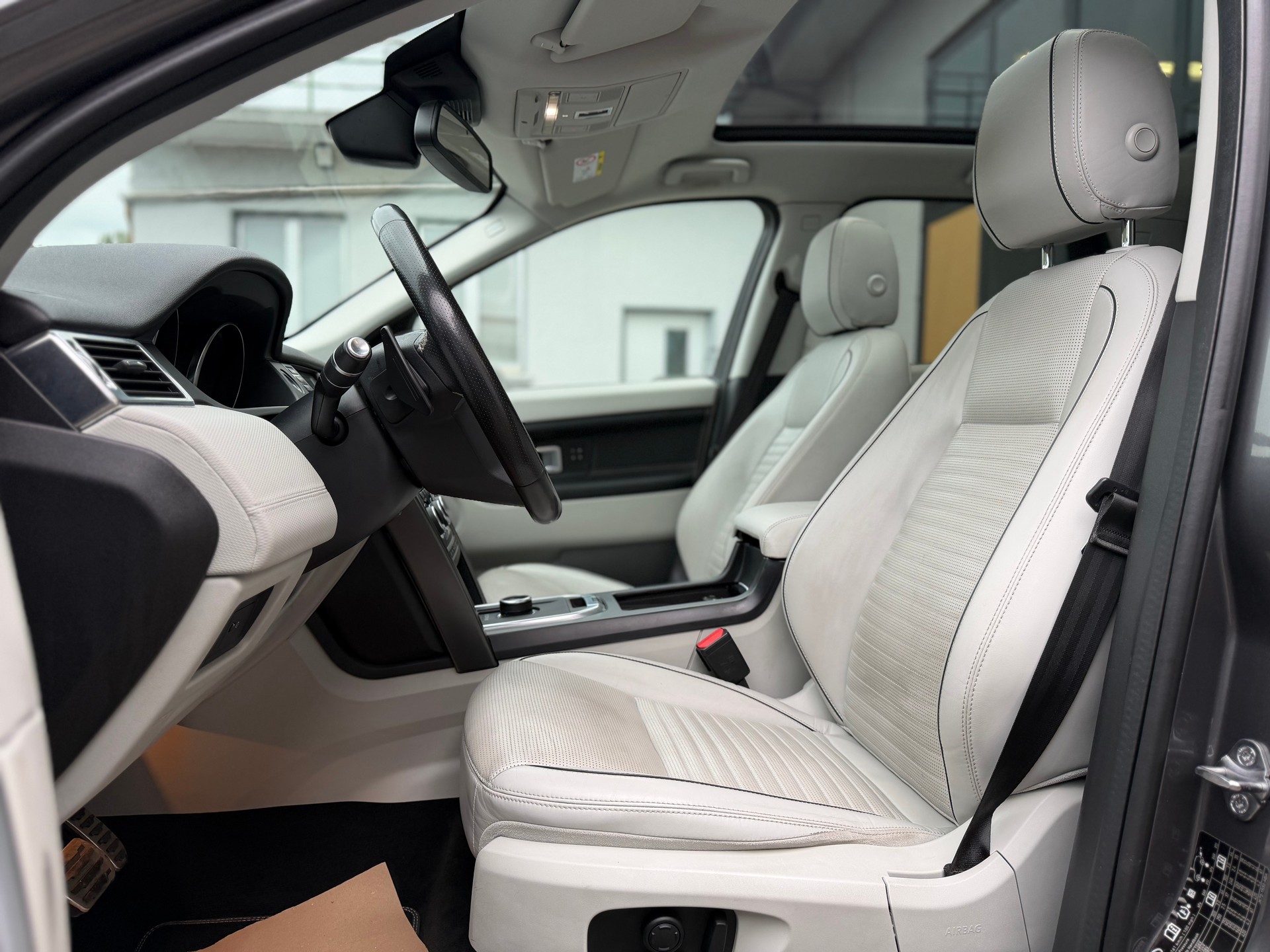 LAND ROVER Discovery Sport 2.0 Si4 HSE AT9-image-9