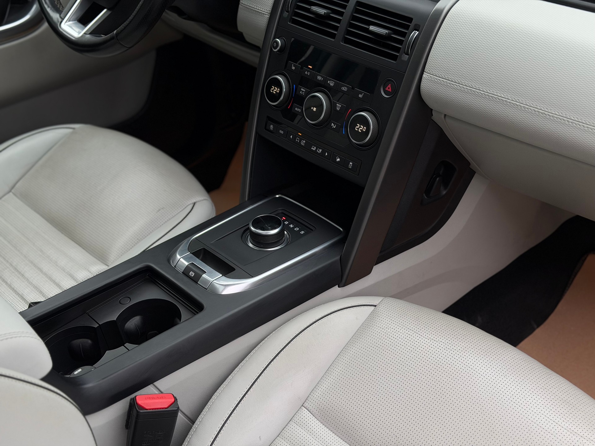 LAND ROVER Discovery Sport 2.0 Si4 HSE AT9-image-17