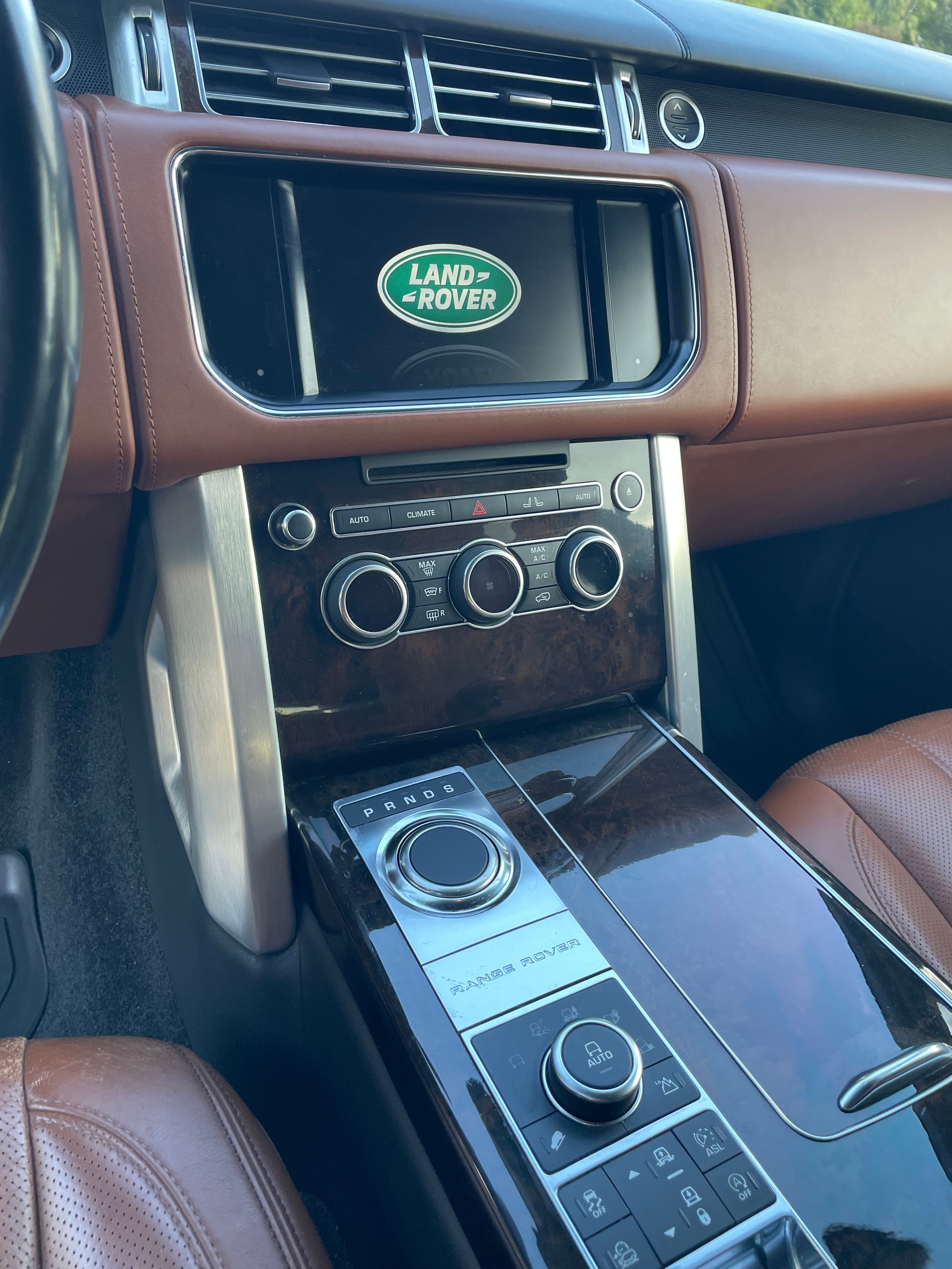 LAND ROVER Range Rover 4.4 SDV8 SV Autobiography Automatic-image-14