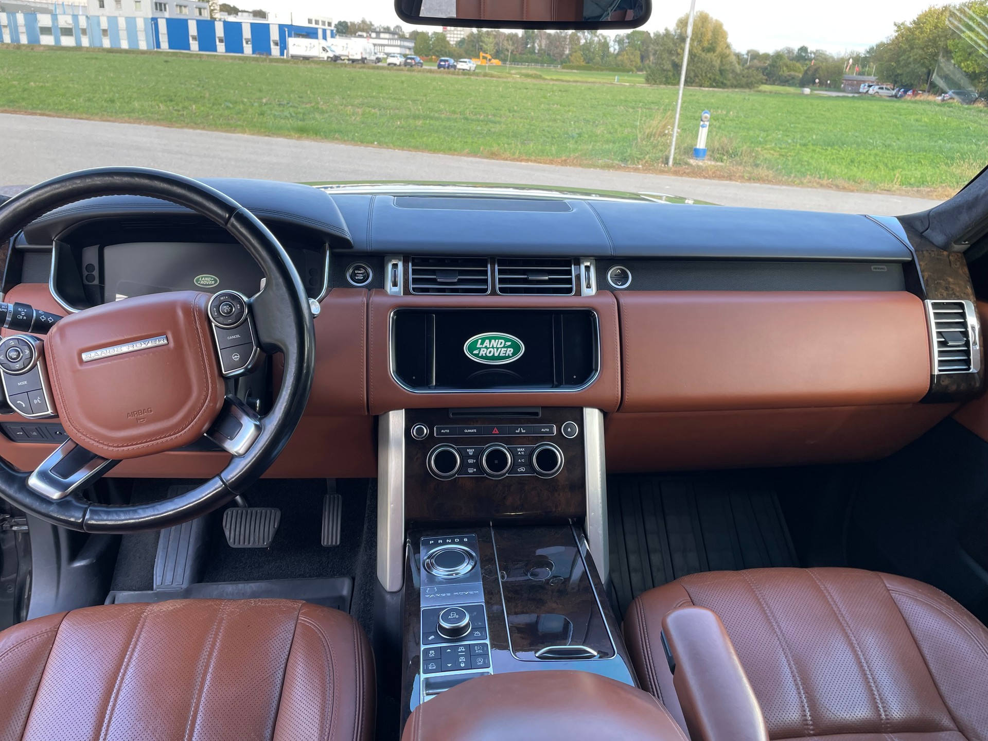 LAND ROVER Range Rover 4.4 SDV8 SV Autobiography Automatic-image-13