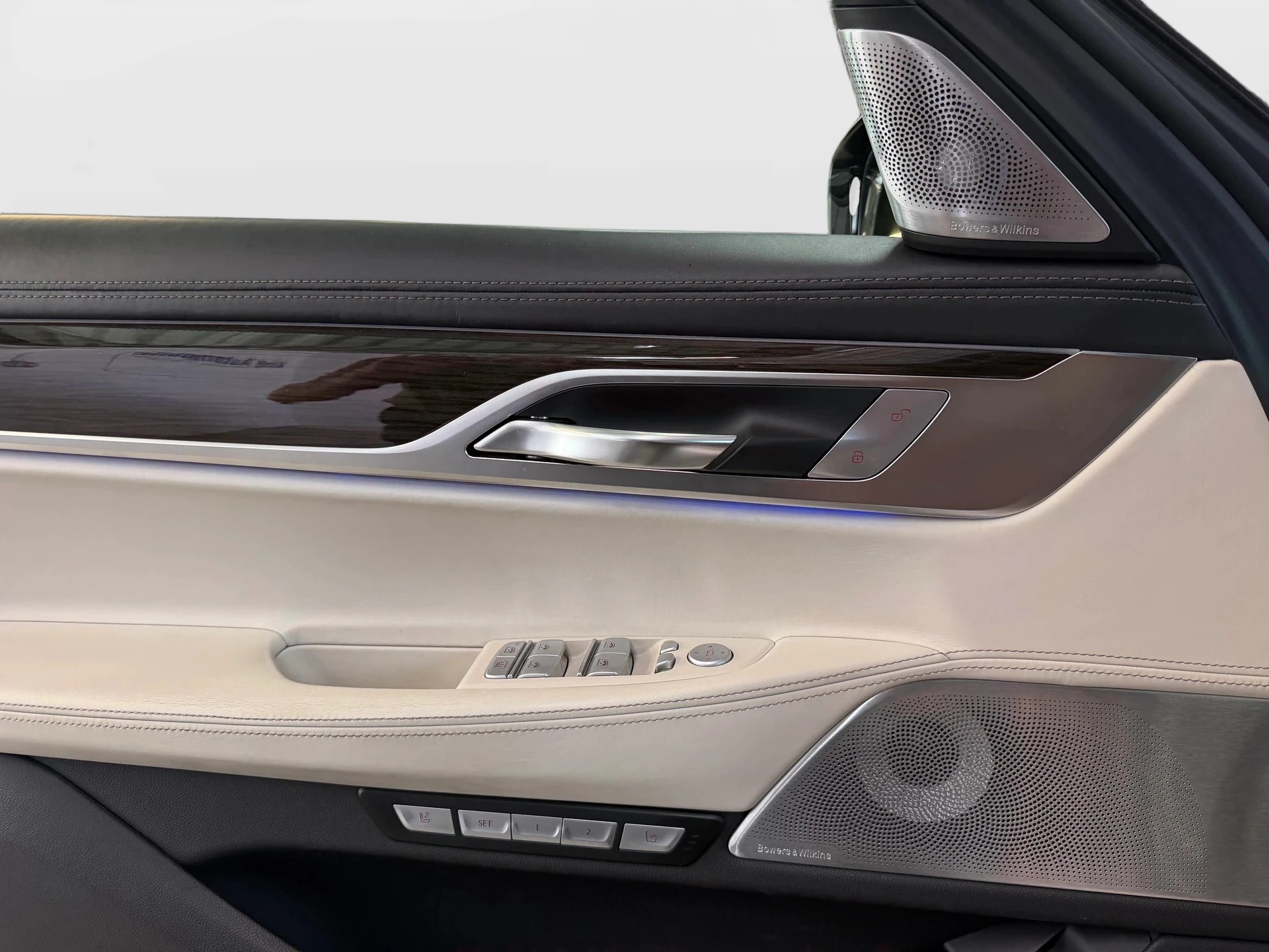 BMW 750Li xDrive Steptronic | CH-Auto | Ab MFK | BMW Service | Laserlight | Executive Lounge-image-10