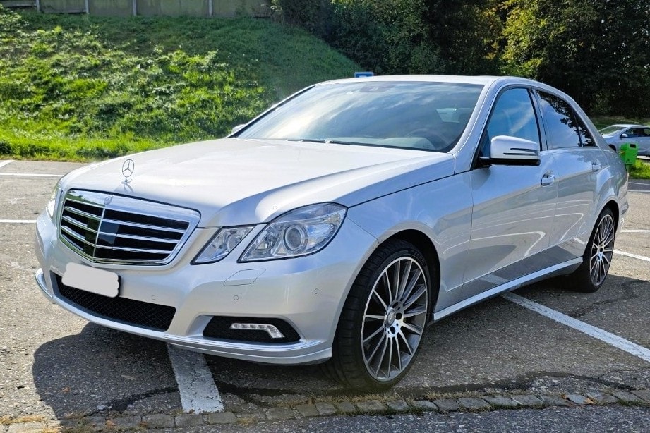 MERCEDES-BENZ E 500 V8 4matic-image-1