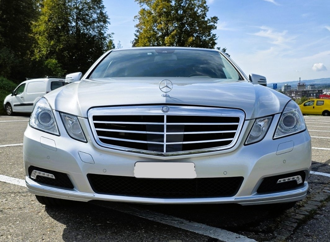 MERCEDES-BENZ E 500 V8 4matic-image-2