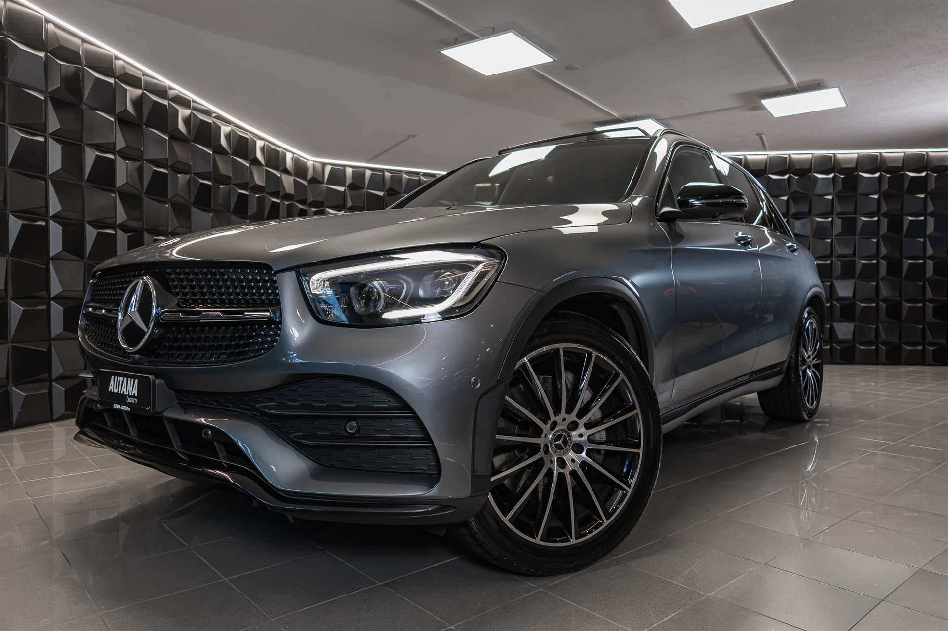 MERCEDES-BENZ GLC 220 d AMG Line 4Matic 9G-Tronic-image-30