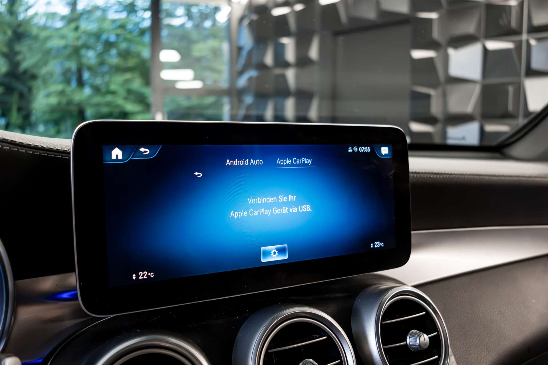 MERCEDES-BENZ GLC 220 d AMG Line 4Matic 9G-Tronic-image-19