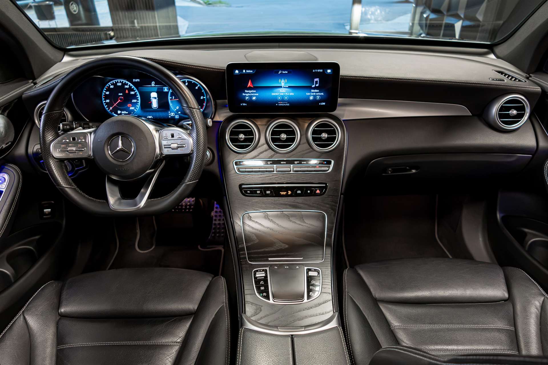 MERCEDES-BENZ GLC 220 d AMG Line 4Matic 9G-Tronic-image-6