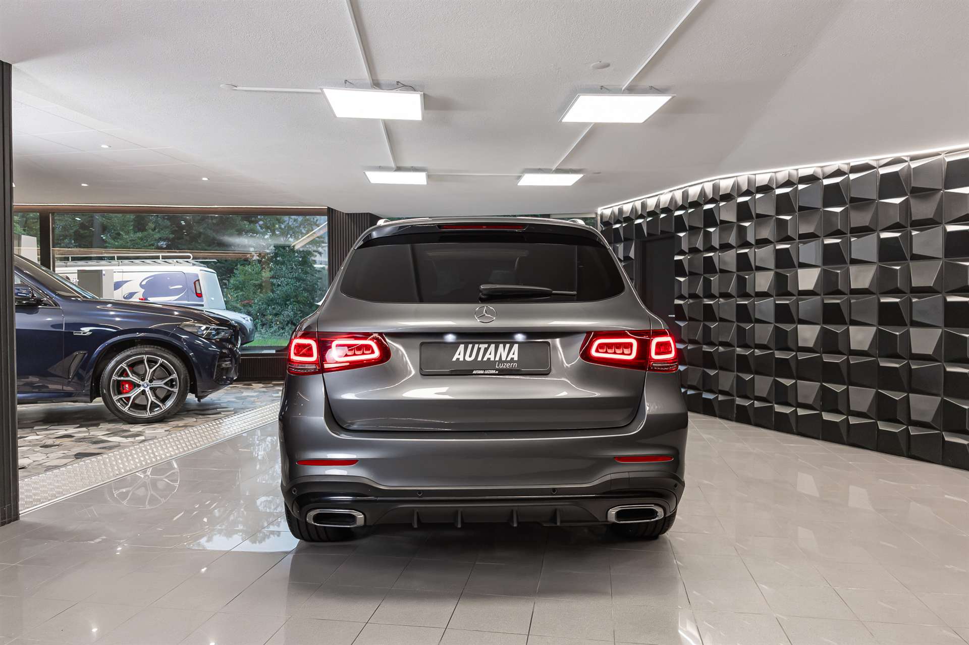 MERCEDES-BENZ GLC 220 d AMG Line 4Matic 9G-Tronic-image-4