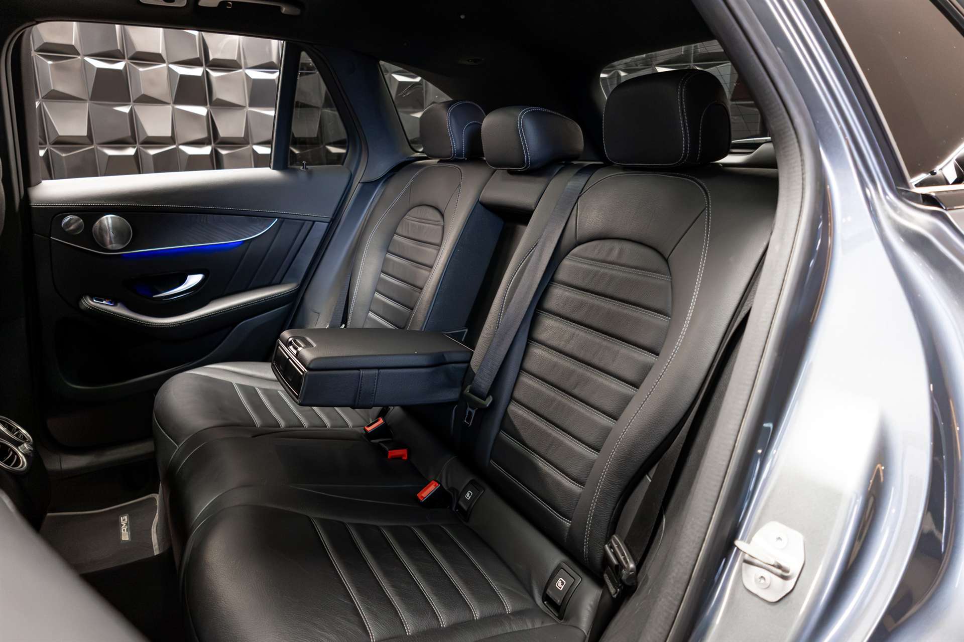MERCEDES-BENZ GLC 220 d AMG Line 4Matic 9G-Tronic-image-28