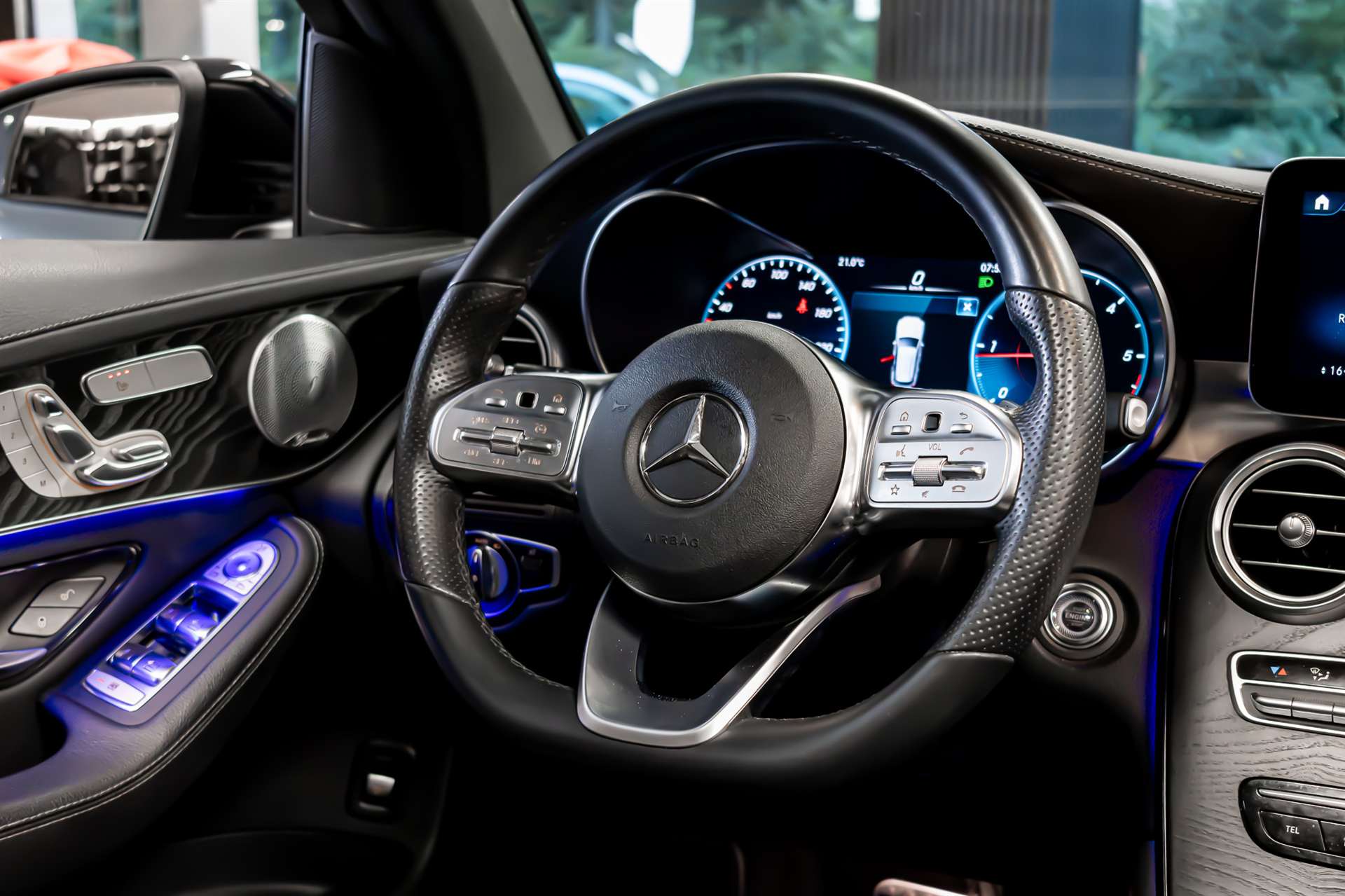 MERCEDES-BENZ GLC 220 d AMG Line 4Matic 9G-Tronic-image-7