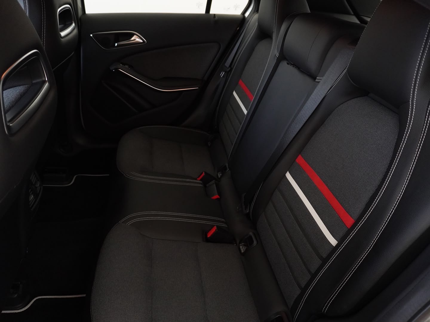 MERCEDES-BENZ A 200 Style-image-4