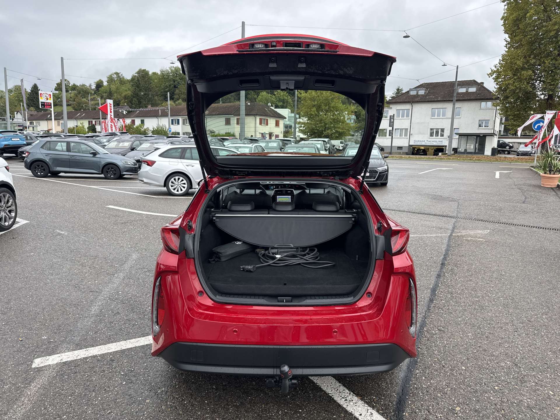 TOYOTA Prius 1.8 VVT-i PHEV Executive e-CVT Automat-image-7