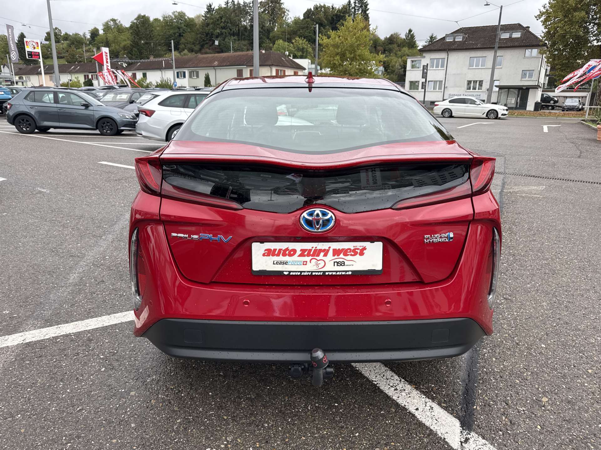TOYOTA Prius 1.8 VVT-i PHEV Executive e-CVT Automat-image-14