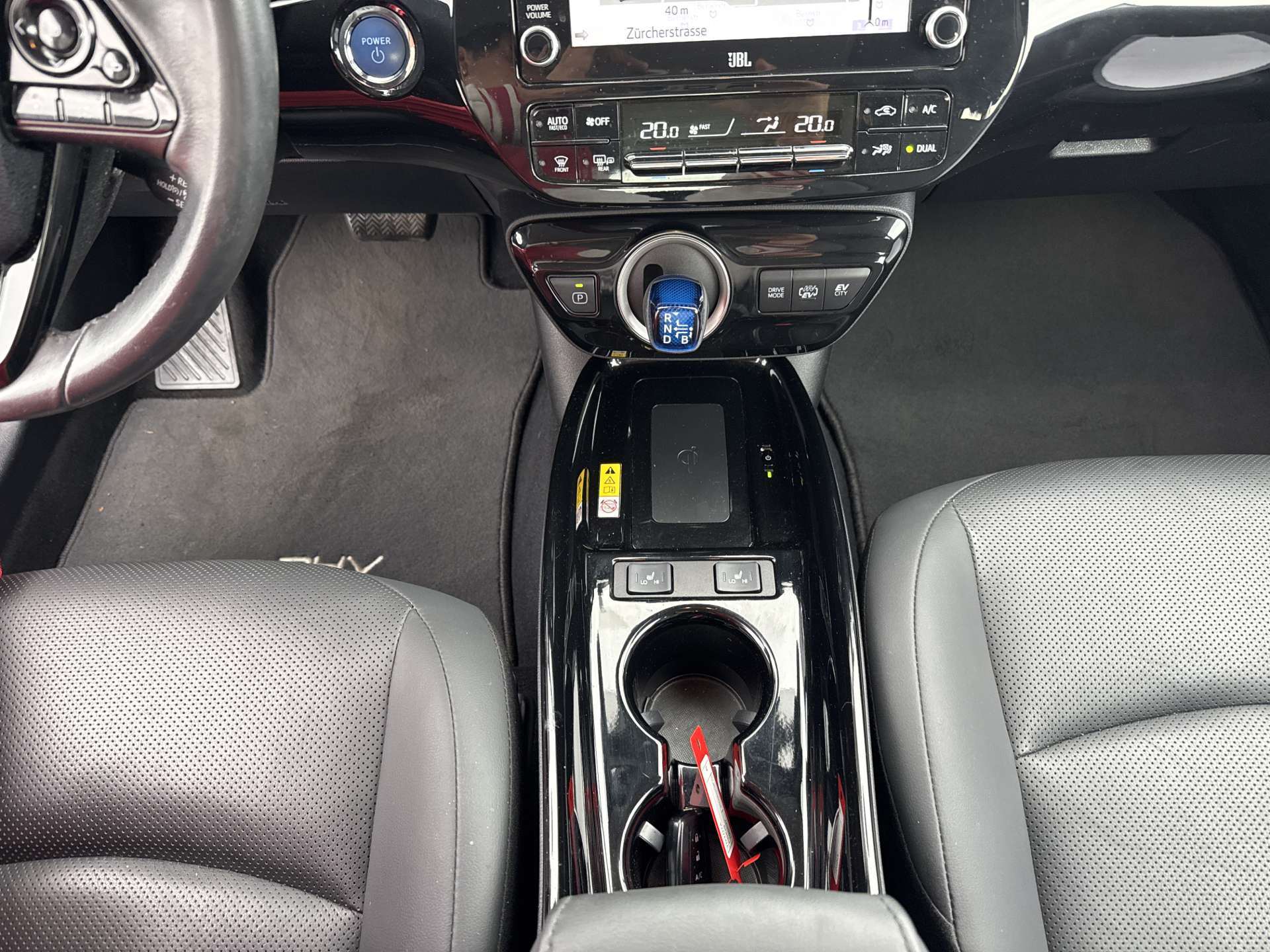 TOYOTA Prius 1.8 VVT-i PHEV Executive e-CVT Automat-image-11