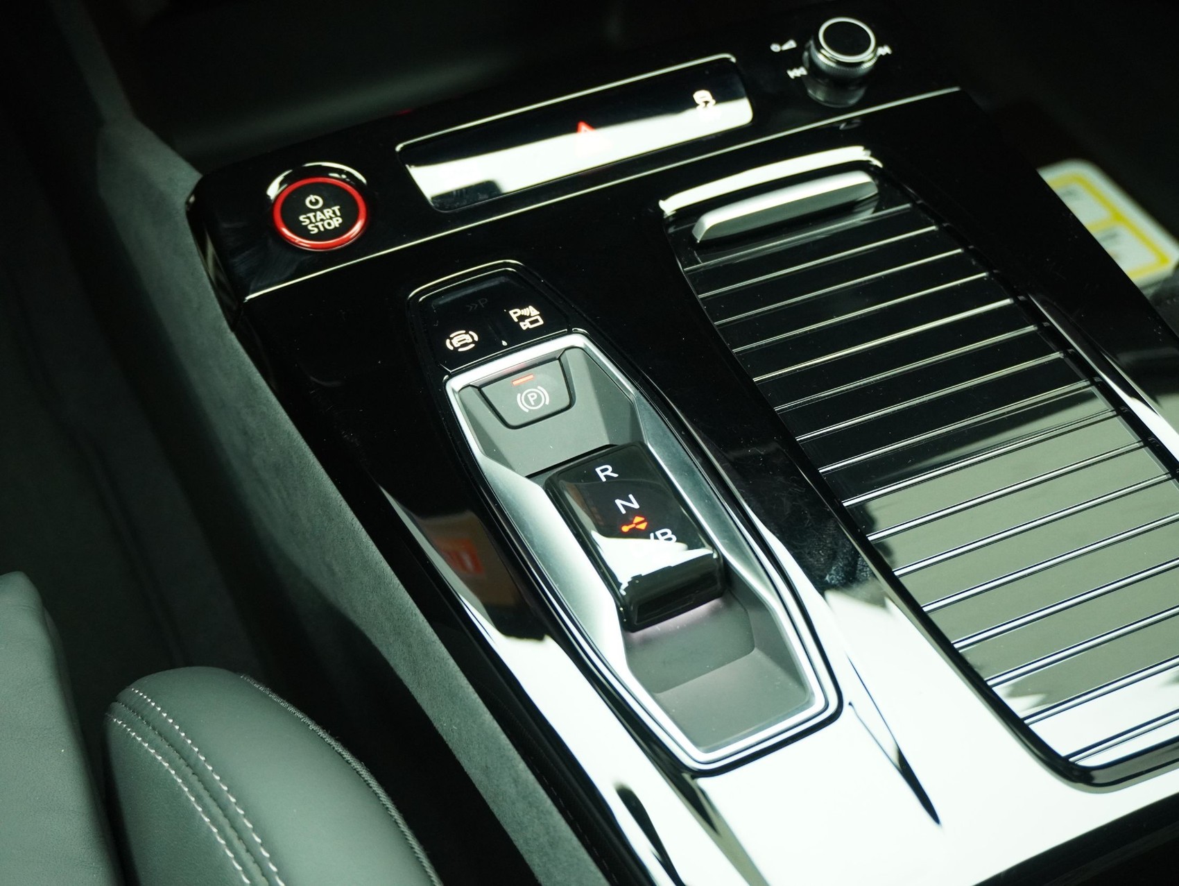 AUDI SQ6 e-tron quattro **Audi Werksgarantie bis 05/2031**-image-21