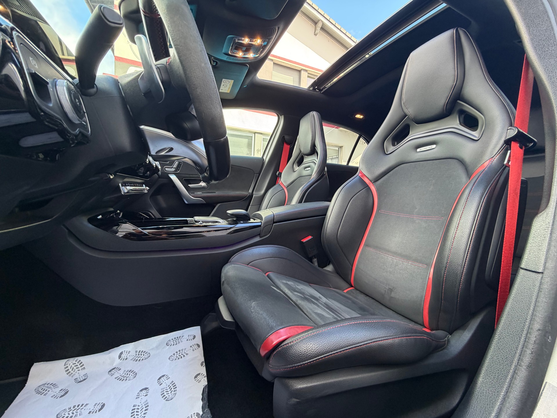 MERCEDES-BENZ A 45 S AMG 4Matic+ Speedshift-image-6