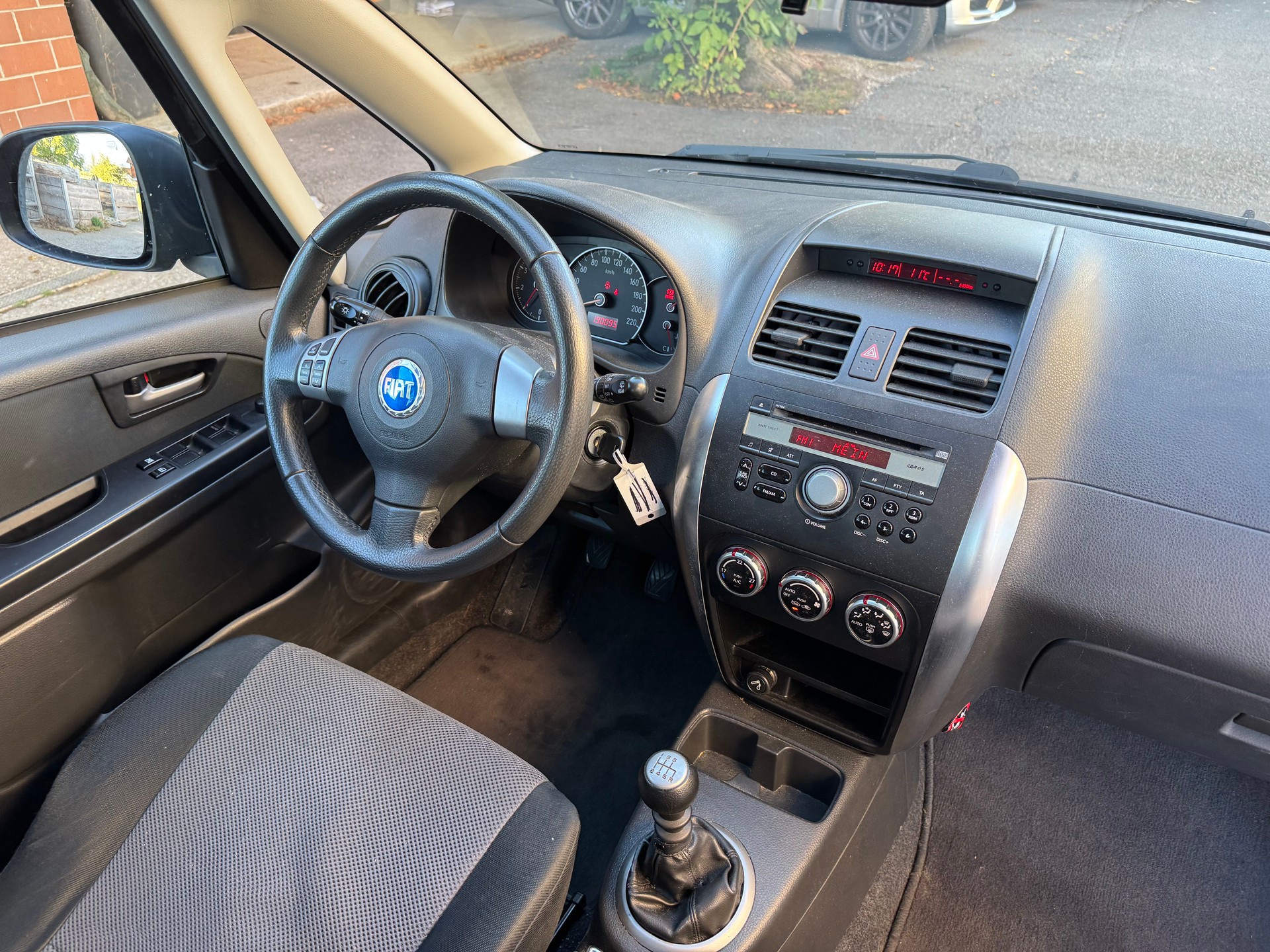 FIAT Sedici 1.9 JTD 4WD Dynamic-image-9