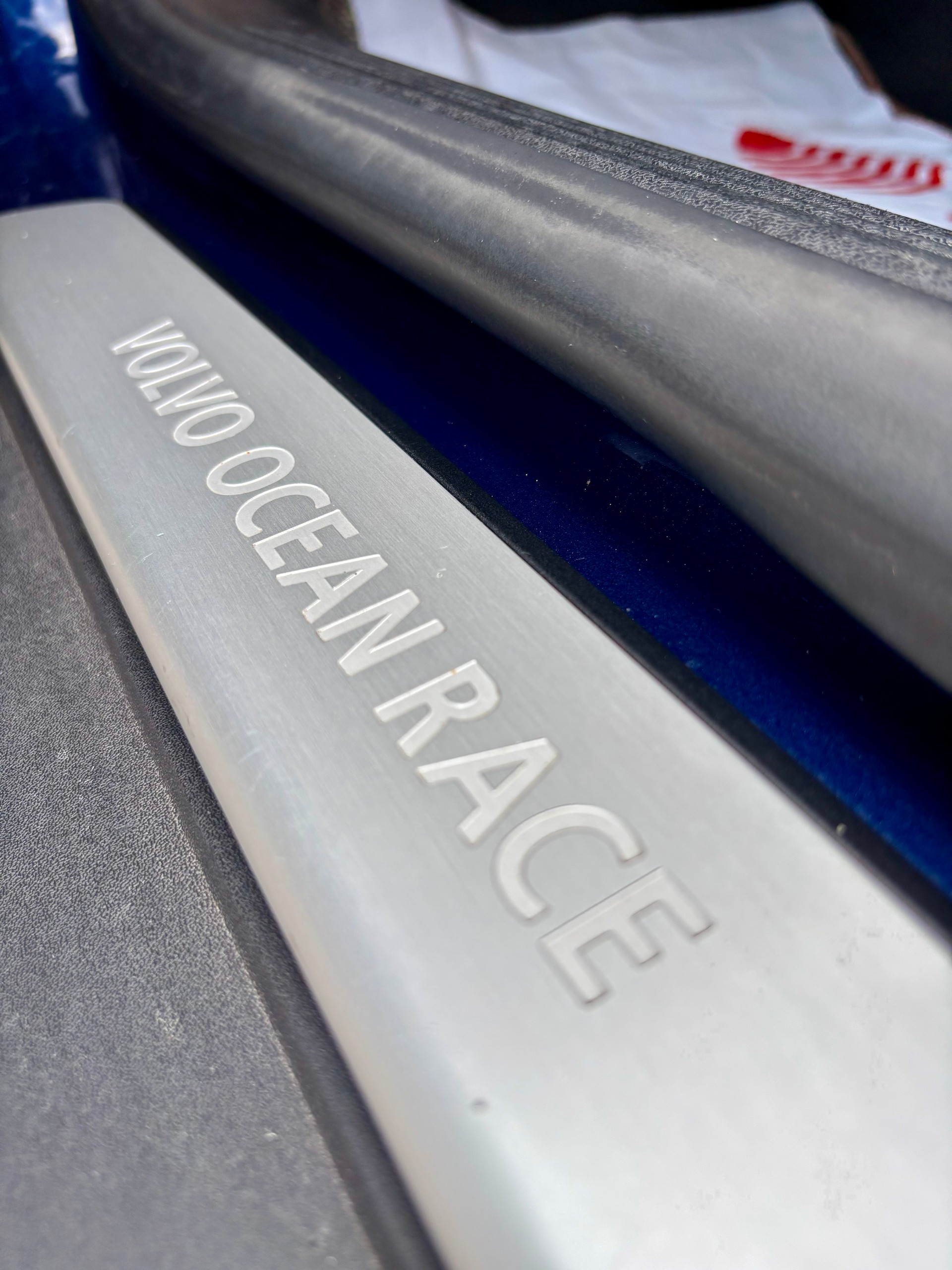 VOLVO V40 Cross Country T4 2.0 AWD OceanRace Geartronic-image-14