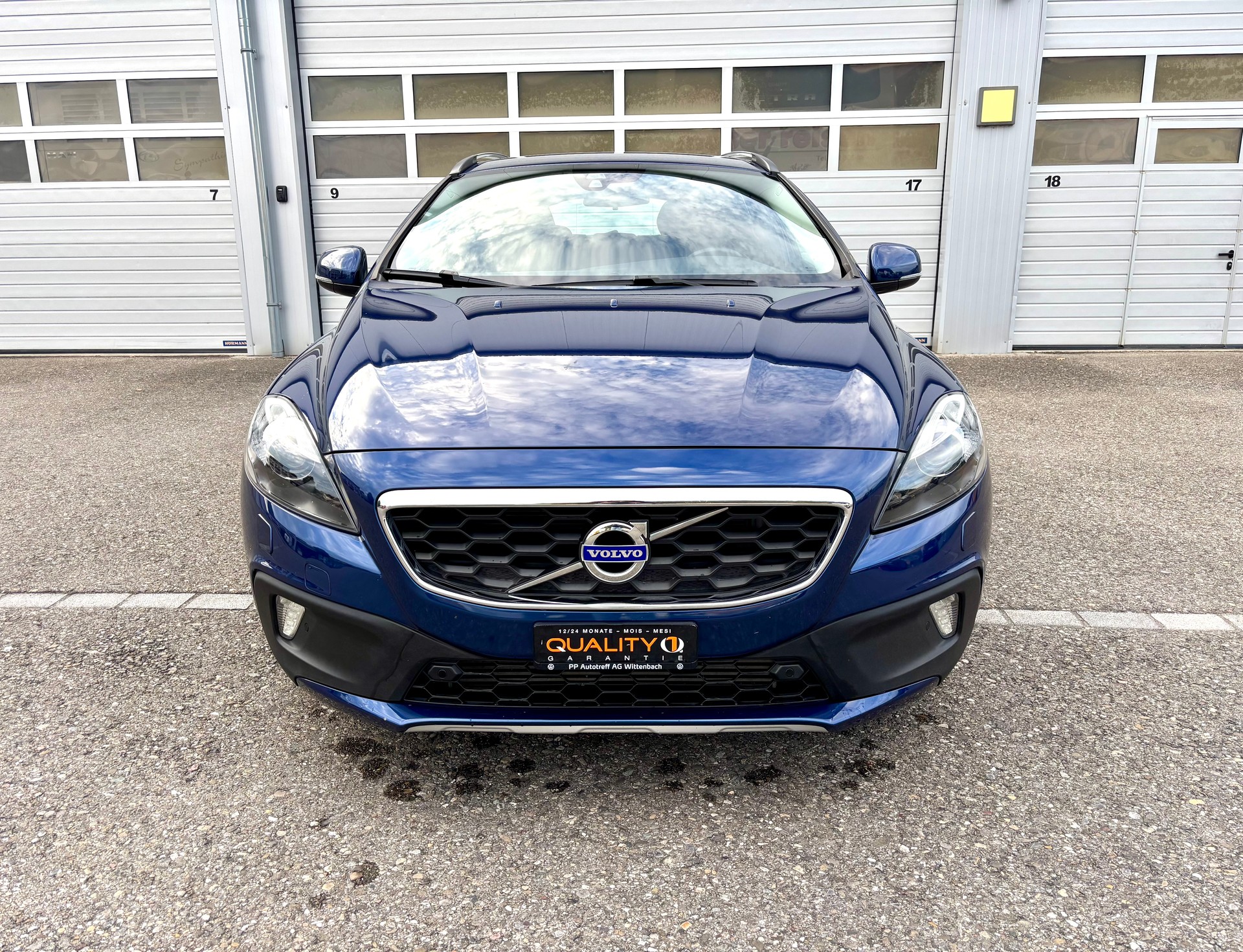 VOLVO V40 Cross Country T4 2.0 AWD OceanRace Geartronic-image-1