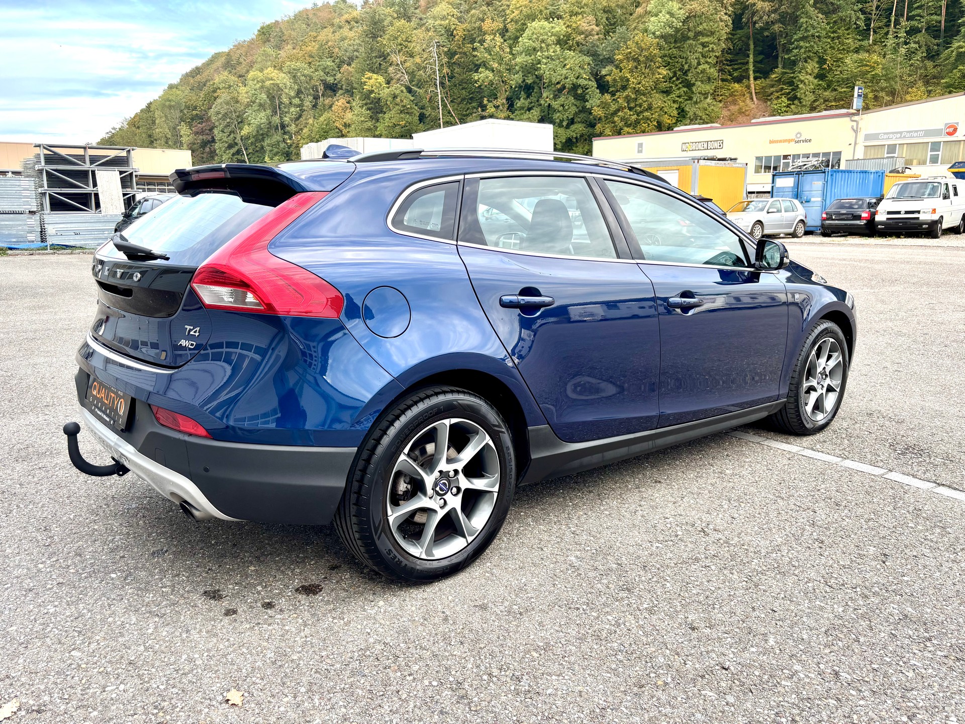 VOLVO V40 Cross Country T4 2.0 AWD OceanRace Geartronic-image-3