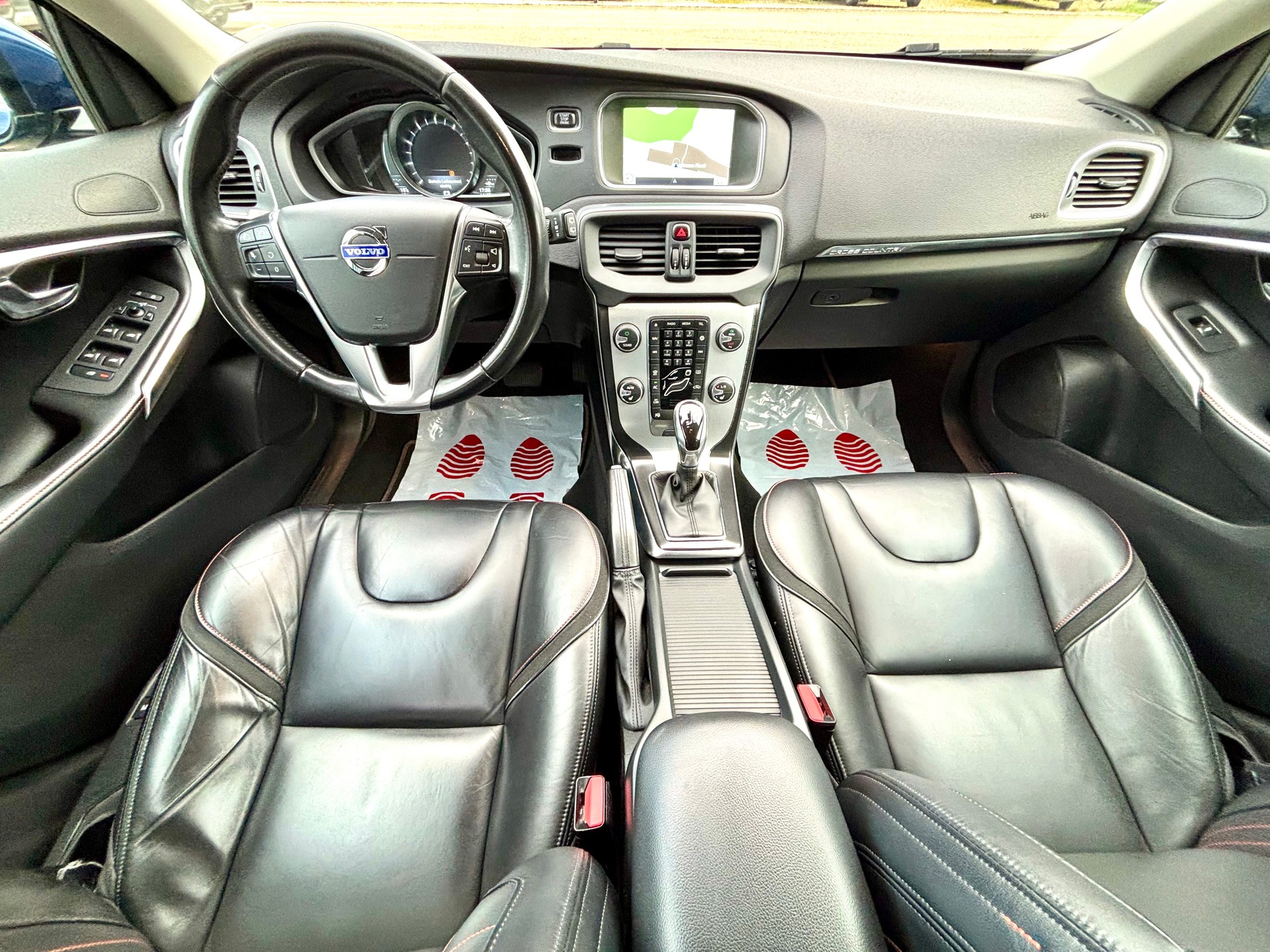 VOLVO V40 Cross Country T4 2.0 AWD OceanRace Geartronic-image-7