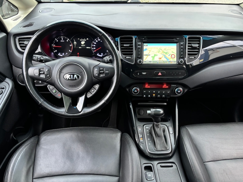 KIA Carens 1.7 CRDi Style DCT-image-10