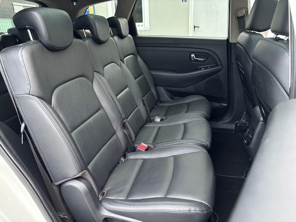 KIA Carens 1.7 CRDi Style DCT-image-17