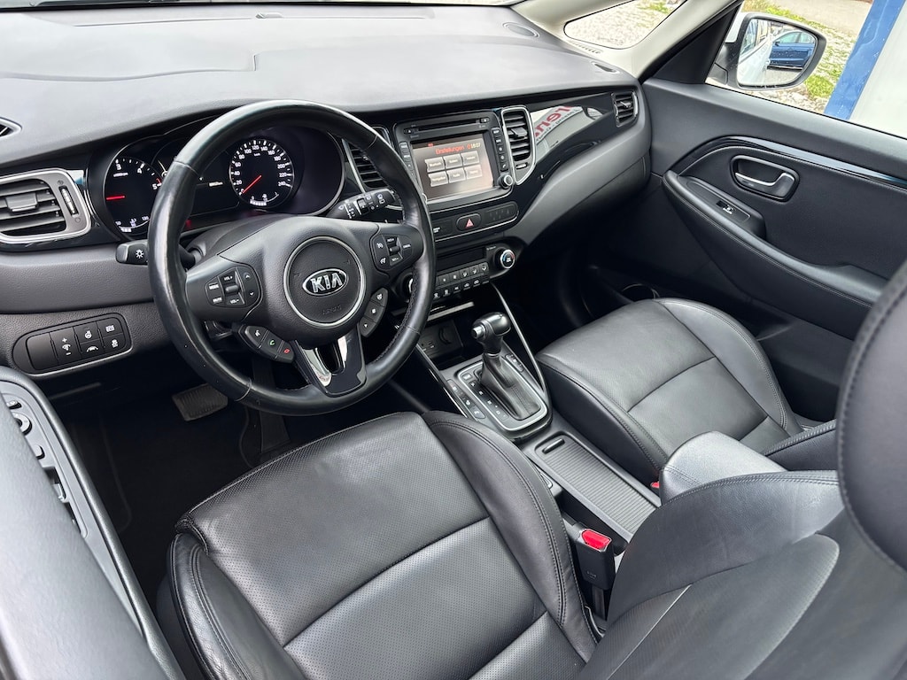 KIA Carens 1.7 CRDi Style DCT-image-9