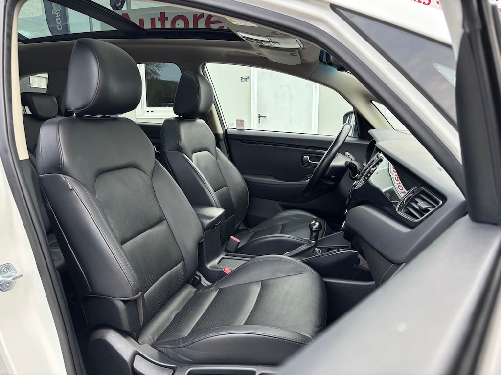 KIA Carens 1.7 CRDi Style DCT-image-8