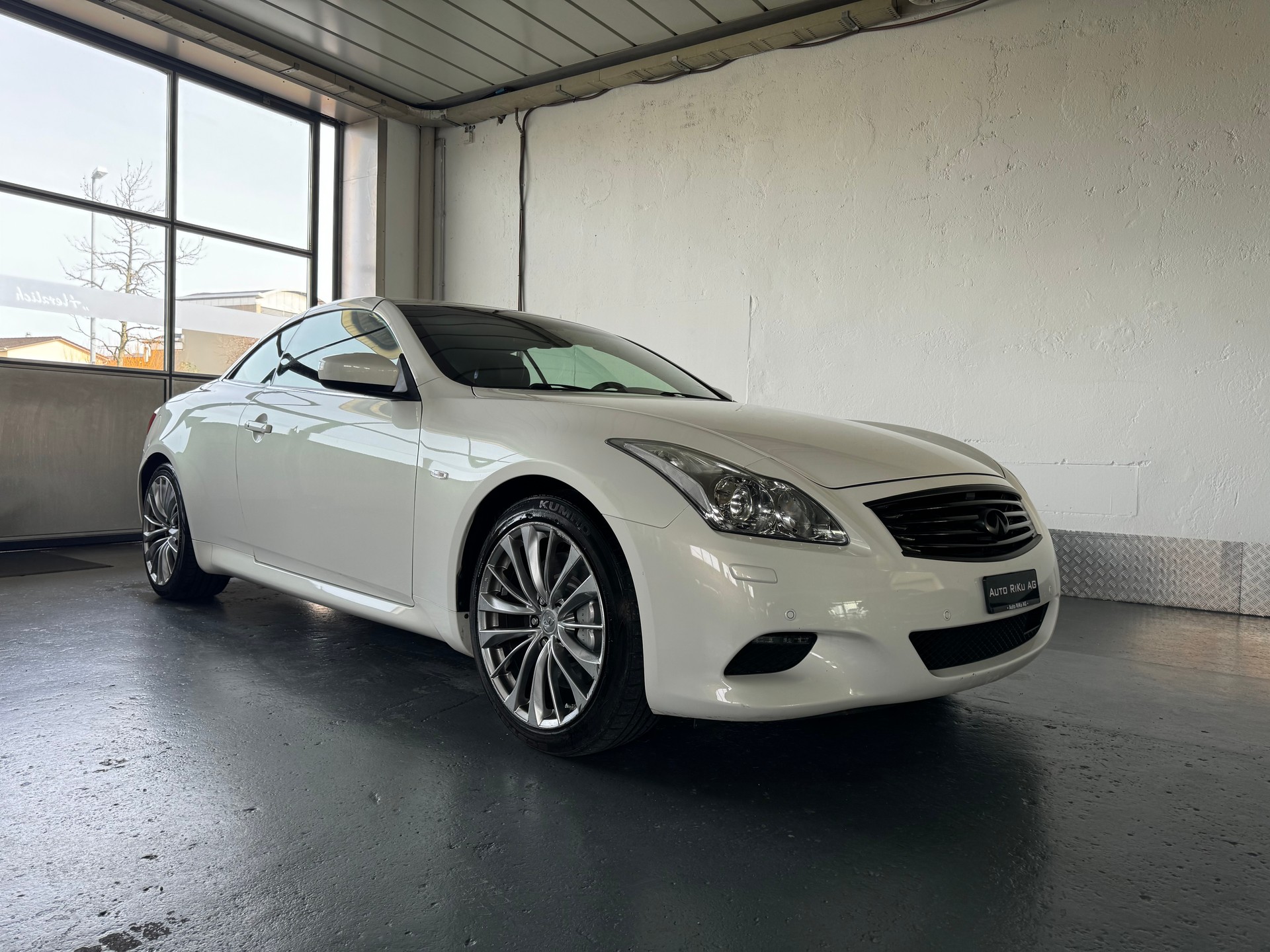 INFINITI G37 Cabrio GT Premium Automatic-showroom-element-3