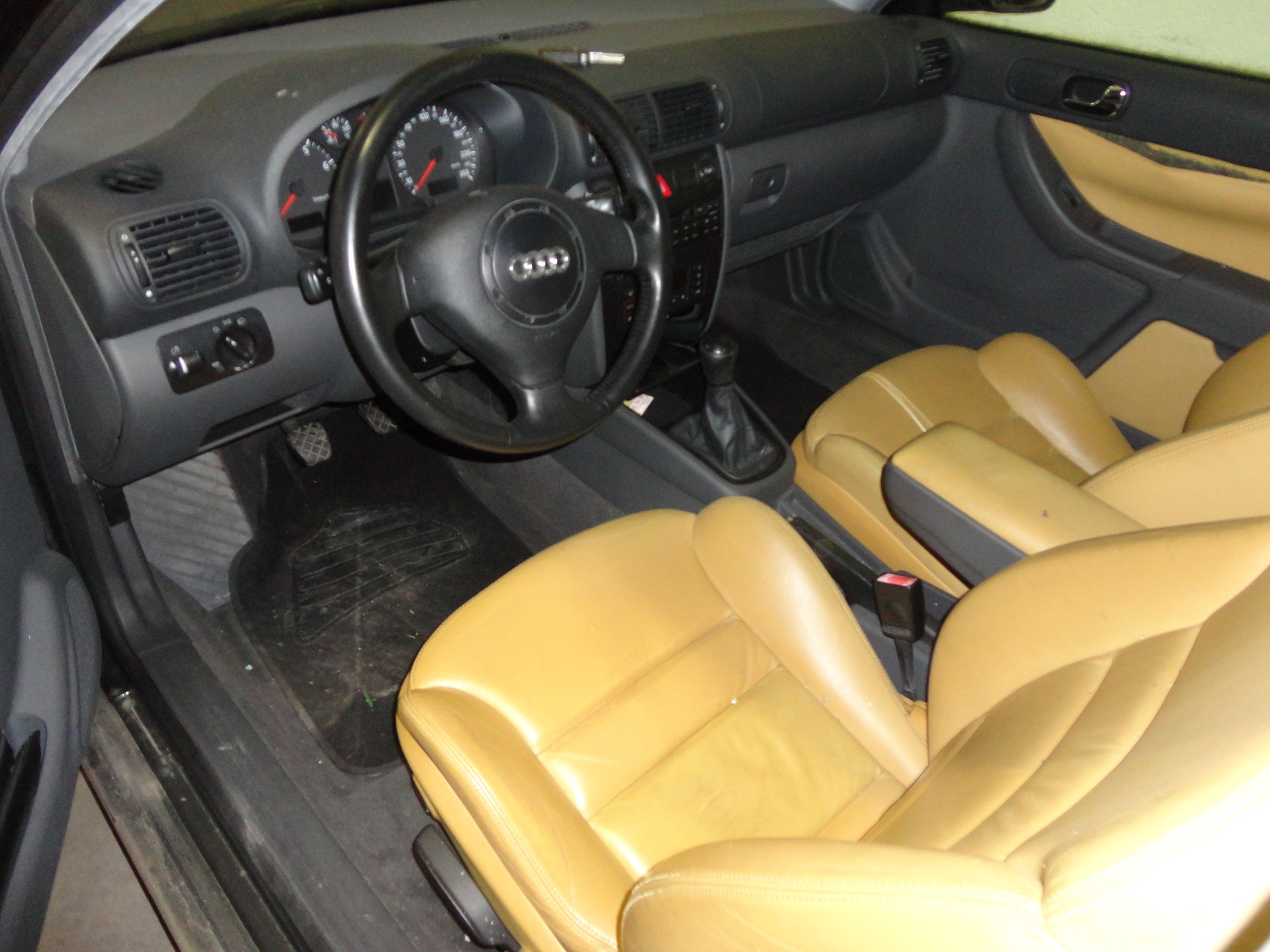 AUDI A3 1.8 T Attraction-image-4
