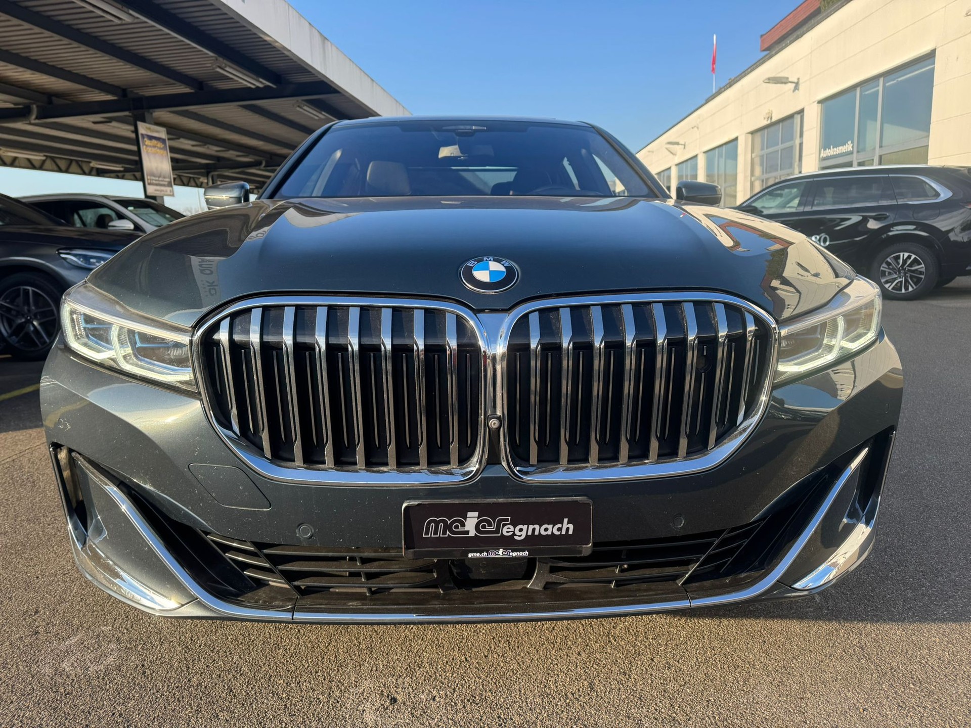 BMW 750i xDrive Steptronic-image-1