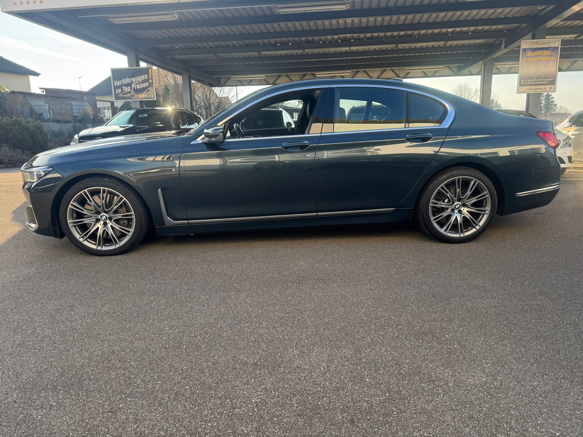 BMW 750i xDrive Steptronic-image-3