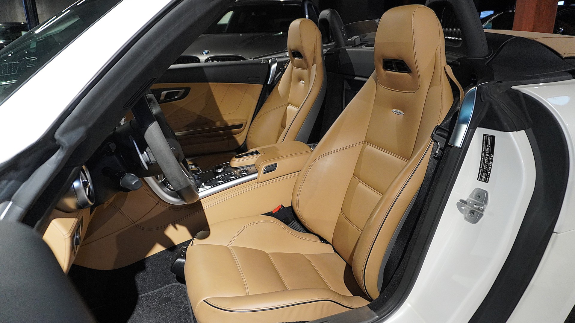 MERCEDES-BENZ SLS 63 AMG Speedshift-image-8
