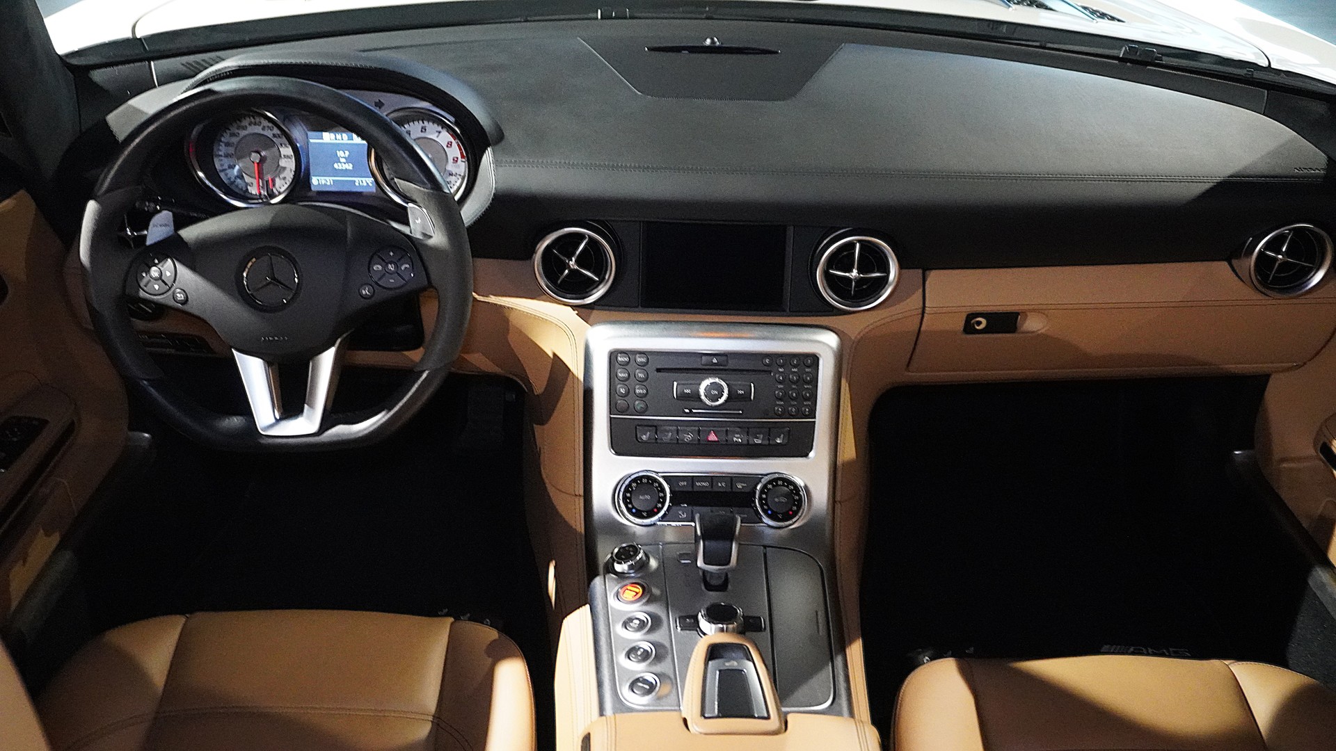 MERCEDES-BENZ SLS 63 AMG Speedshift-image-6