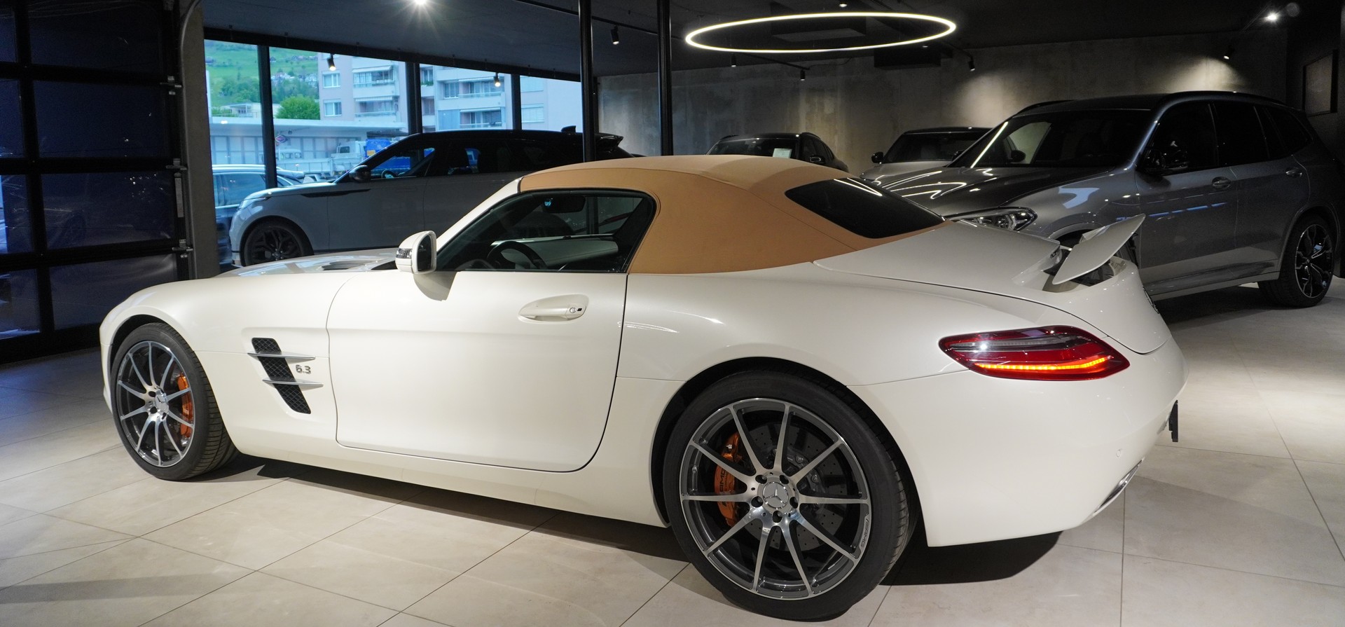 MERCEDES-BENZ SLS 63 AMG Speedshift-image-4