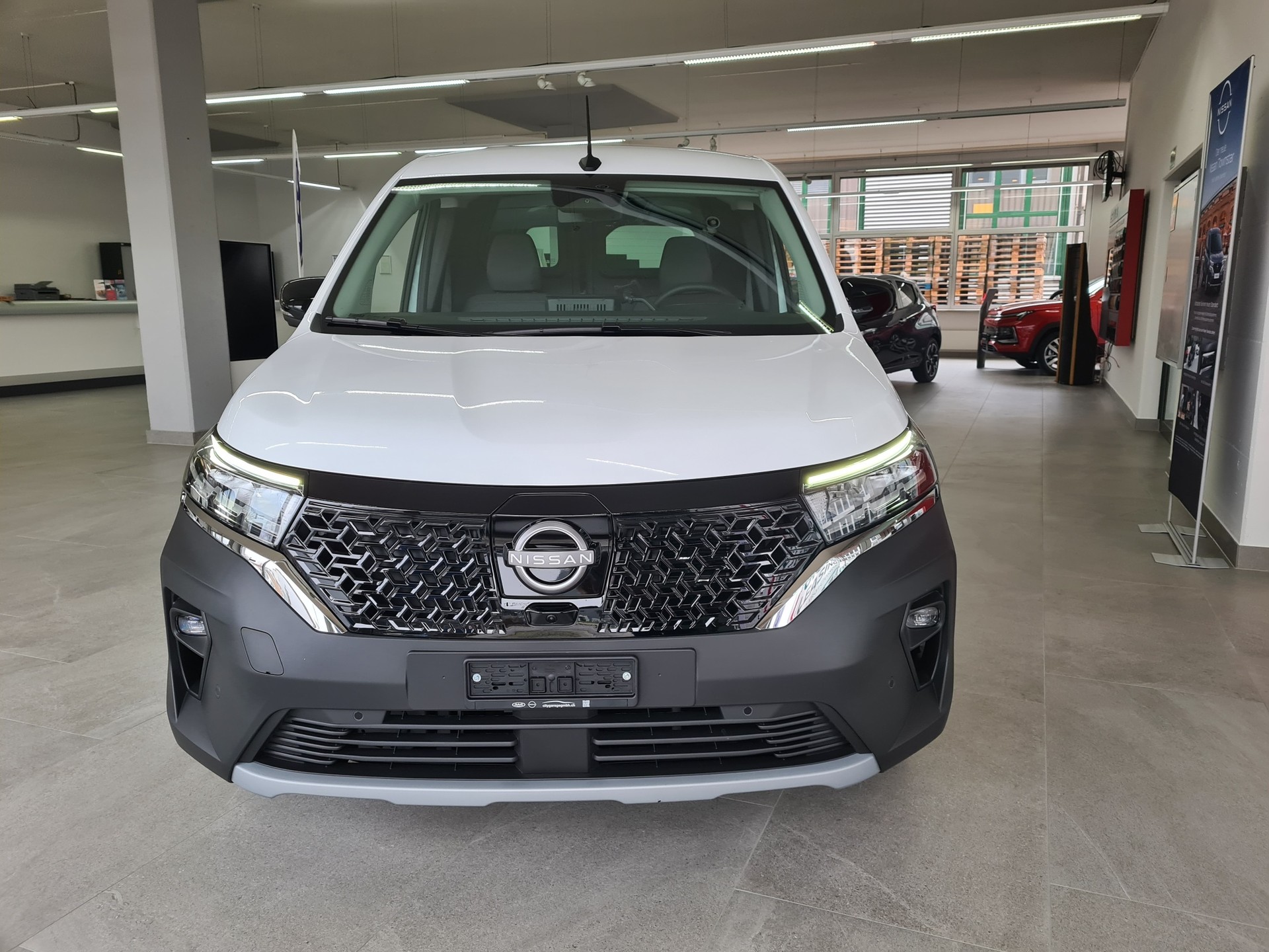 NISSAN Townstar EV45 kWh 22kW L1 Tekna-image-2