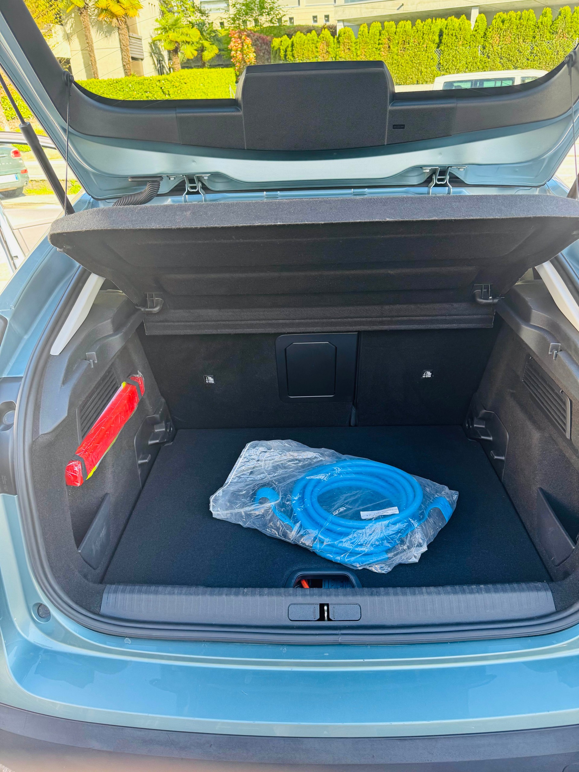 CITROEN C4 Electric Shine-image-10