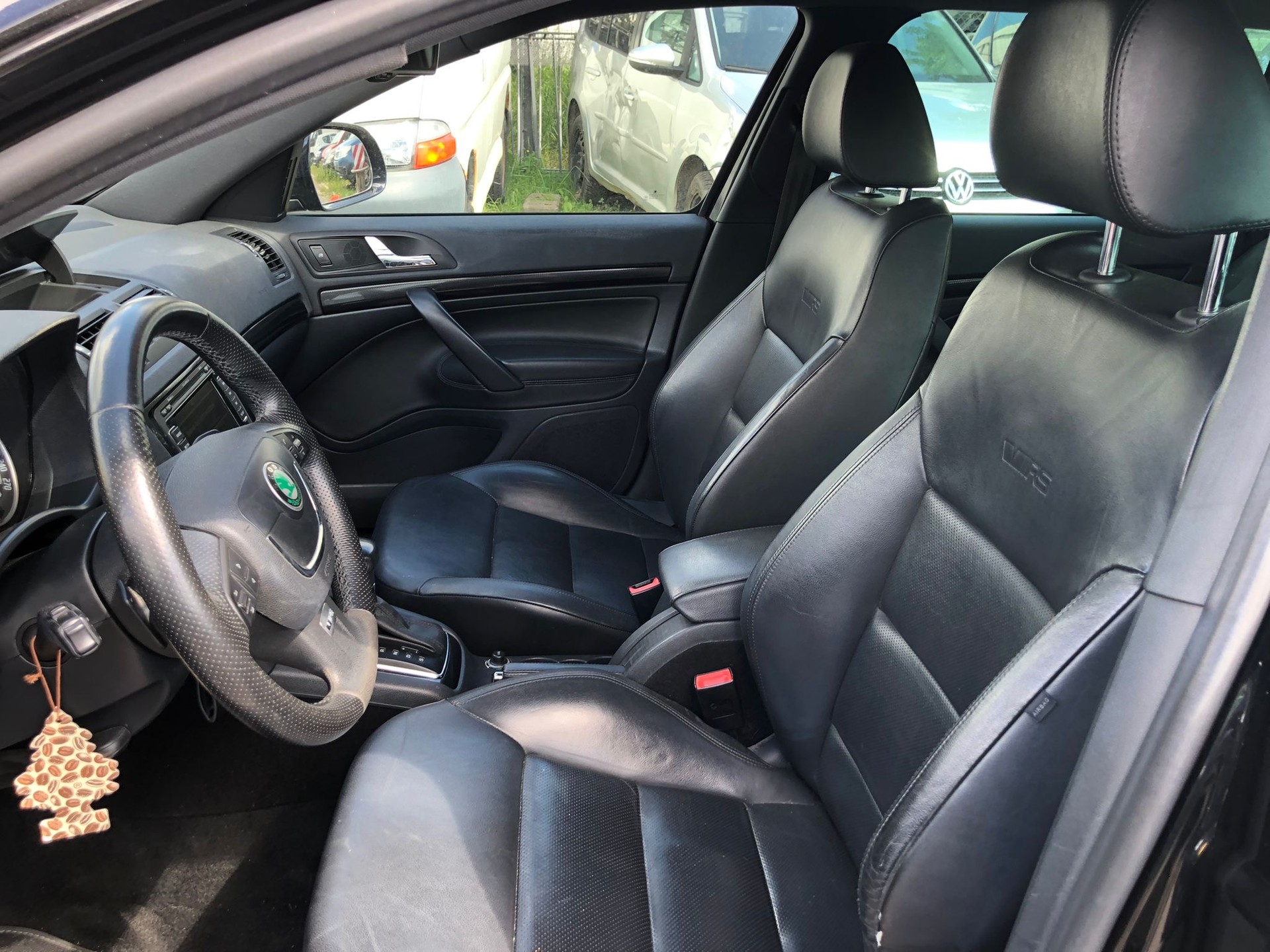 SKODA Octavia Combi 2.0 TSI RS DSG-image-9
