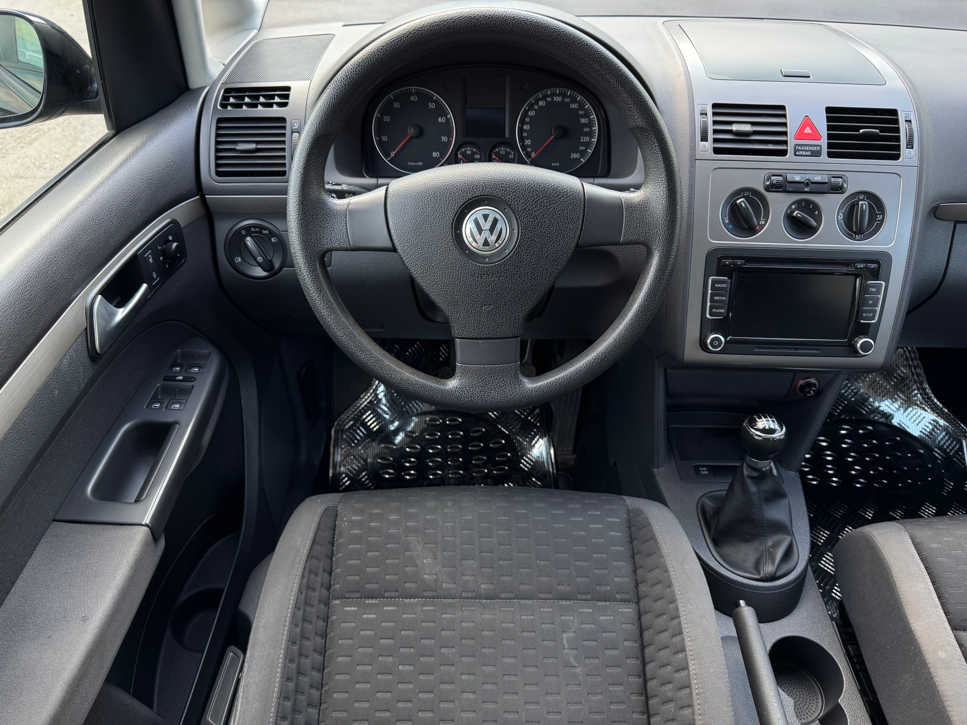 VW Touran 1.4 TSI Trendline-image-12
