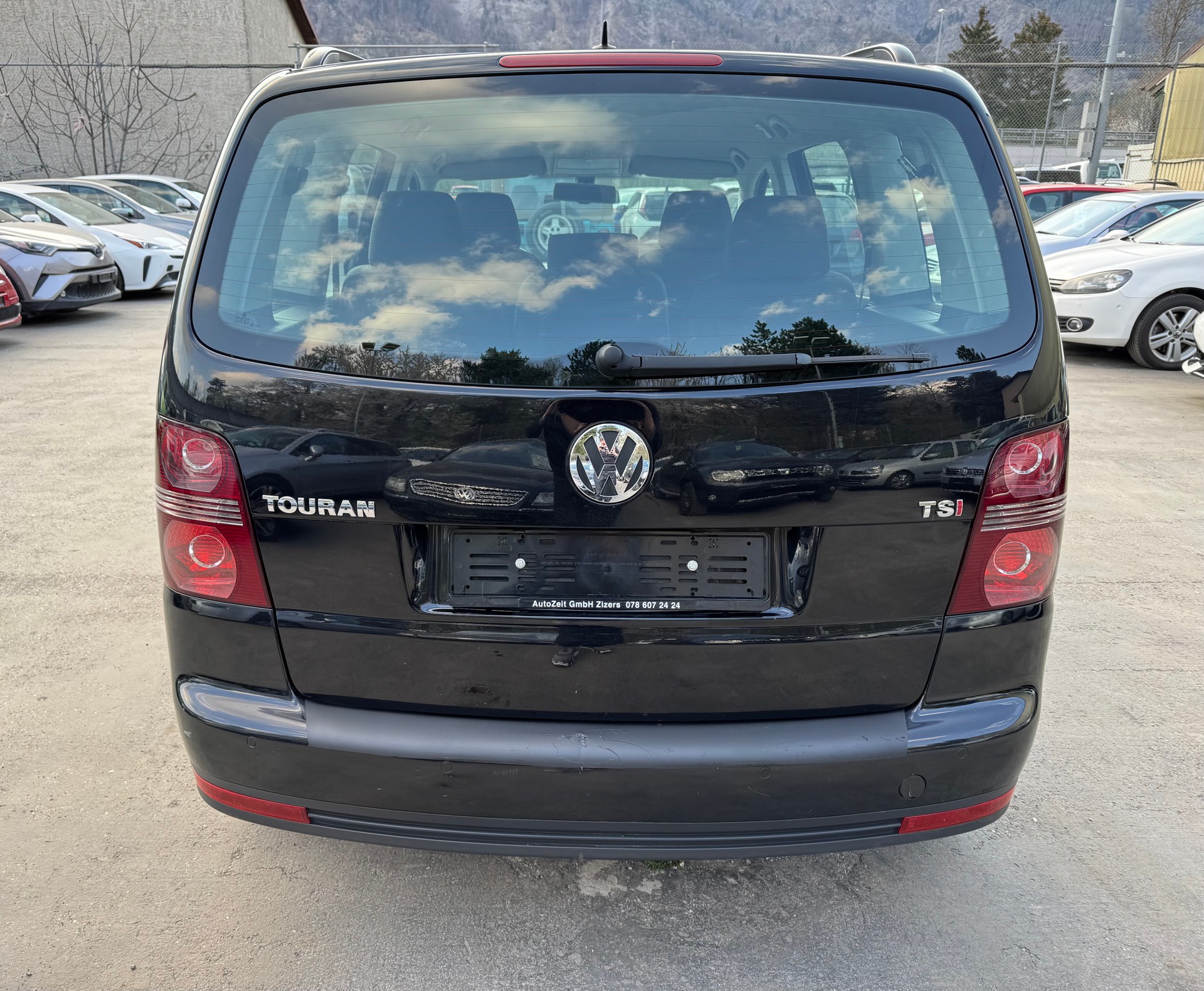 VW Touran 1.4 TSI Trendline-image-4