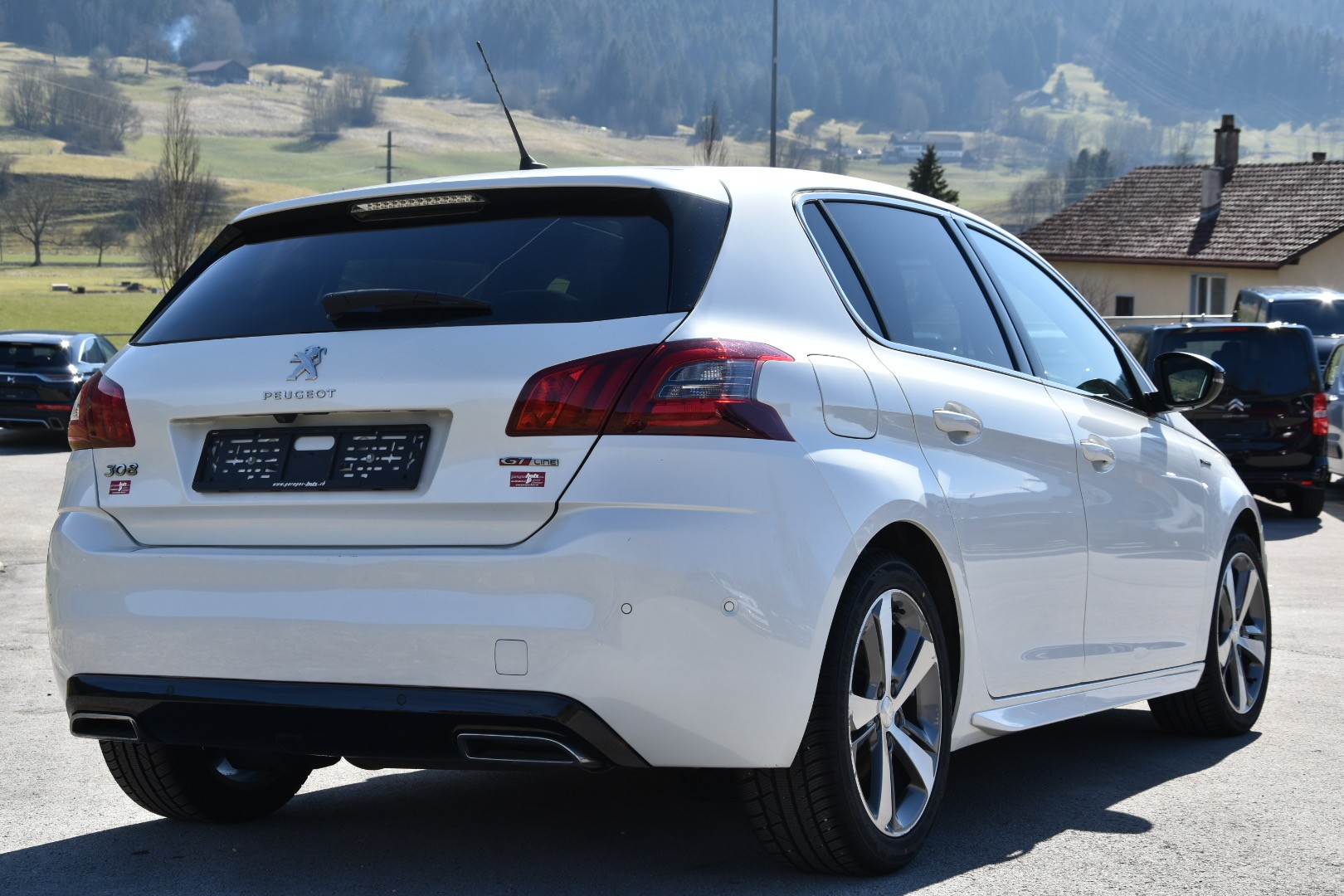 PEUGEOT 308 1.2 Pure Tech GT Line-image-1