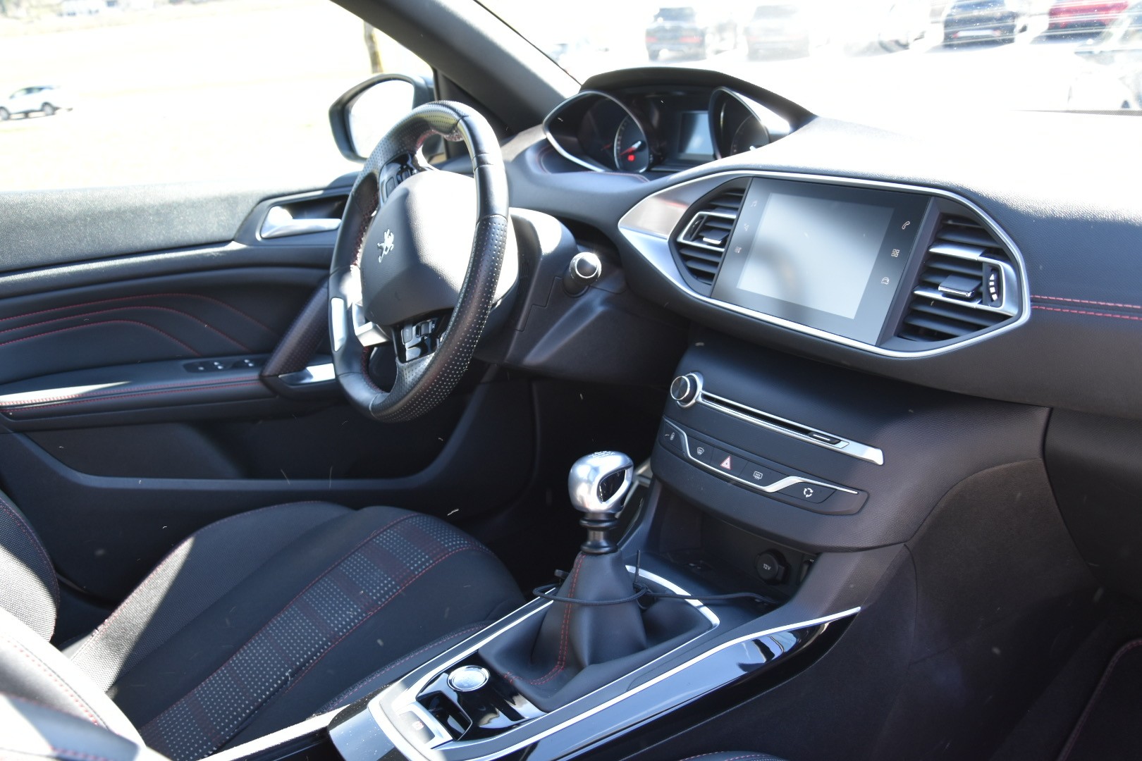 PEUGEOT 308 1.2 Pure Tech GT Line-image-2