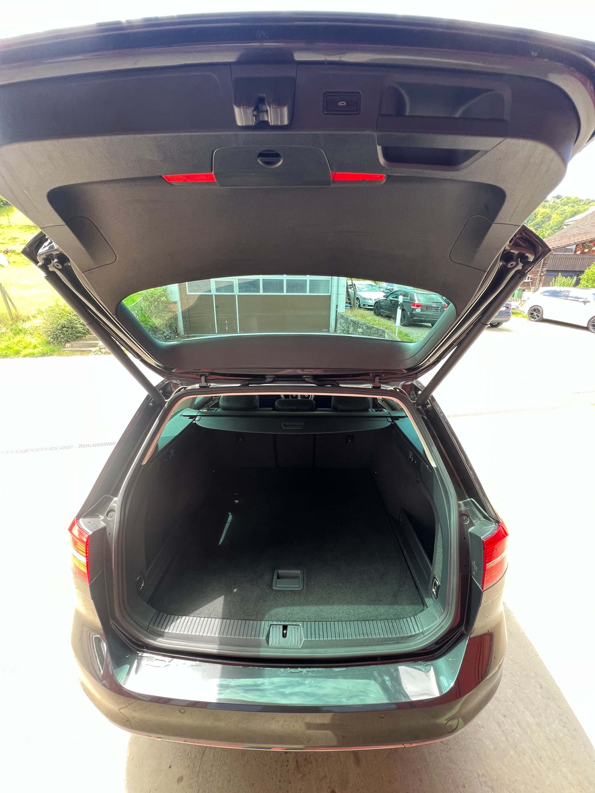 VW Passat Variant 2.0 TDI BMT Highline DSG 4Motion-image-9