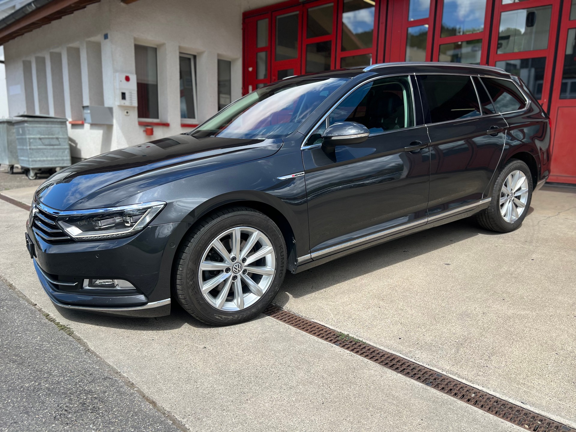 VW Passat Variant 2.0 TDI BMT Highline DSG 4Motion-showroom-element-1