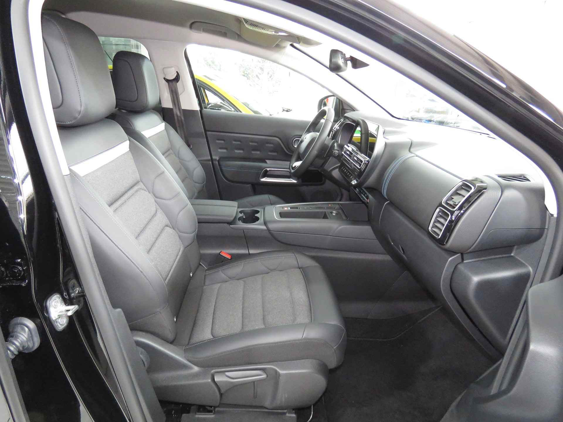 CITROEN C5 Aircross 1.6 PHEV Swiss Edition (Automat)-image-11