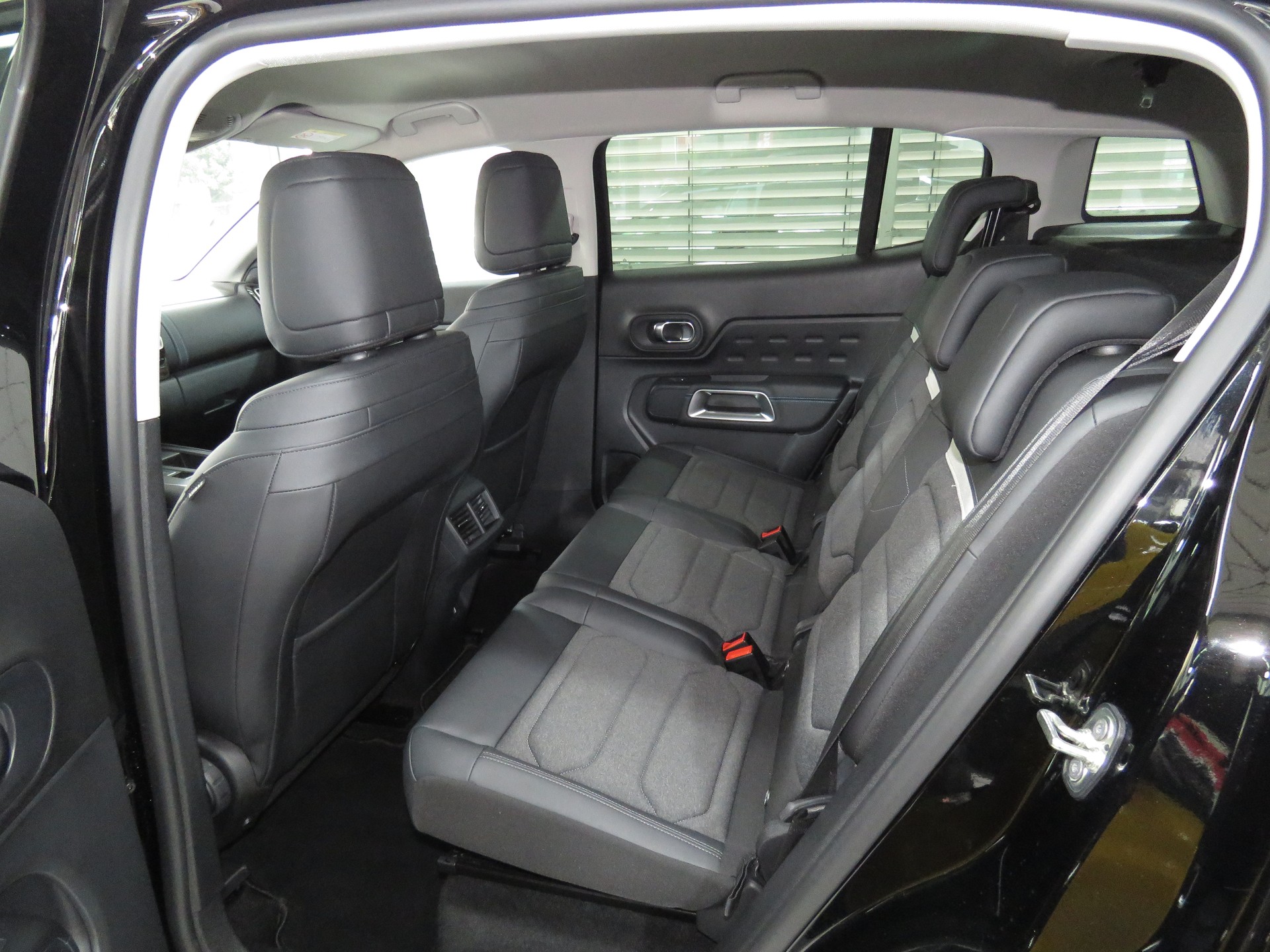 CITROEN C5 Aircross 1.6 PHEV Swiss Edition (Automat)-image-8